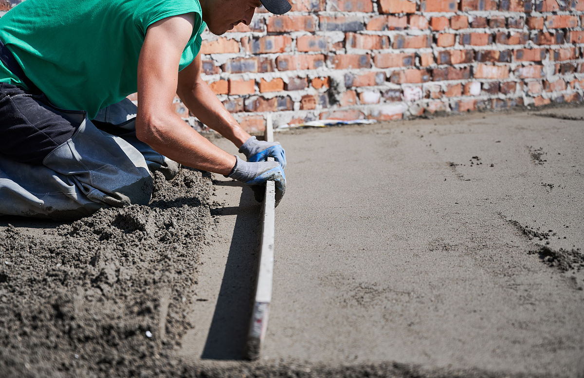 透水砖铺一个平方人工价格帮我用200字详细描述