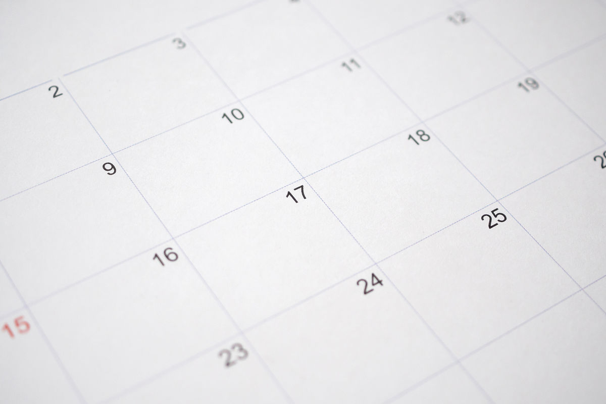 公司早会主持稿：提升效率，共促发展