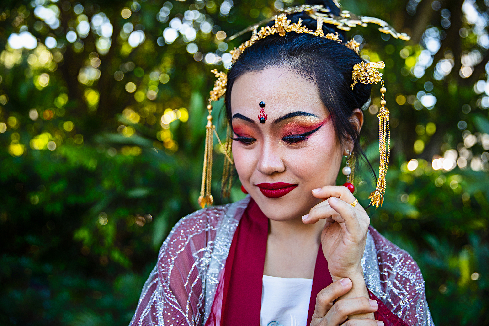 ladies wearing traditional hanfu clothing