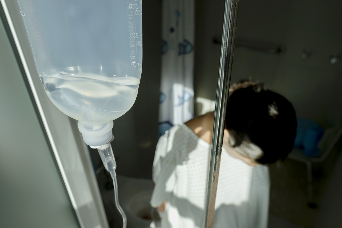 研究发现：适度自由的液体管理方案可能更安全