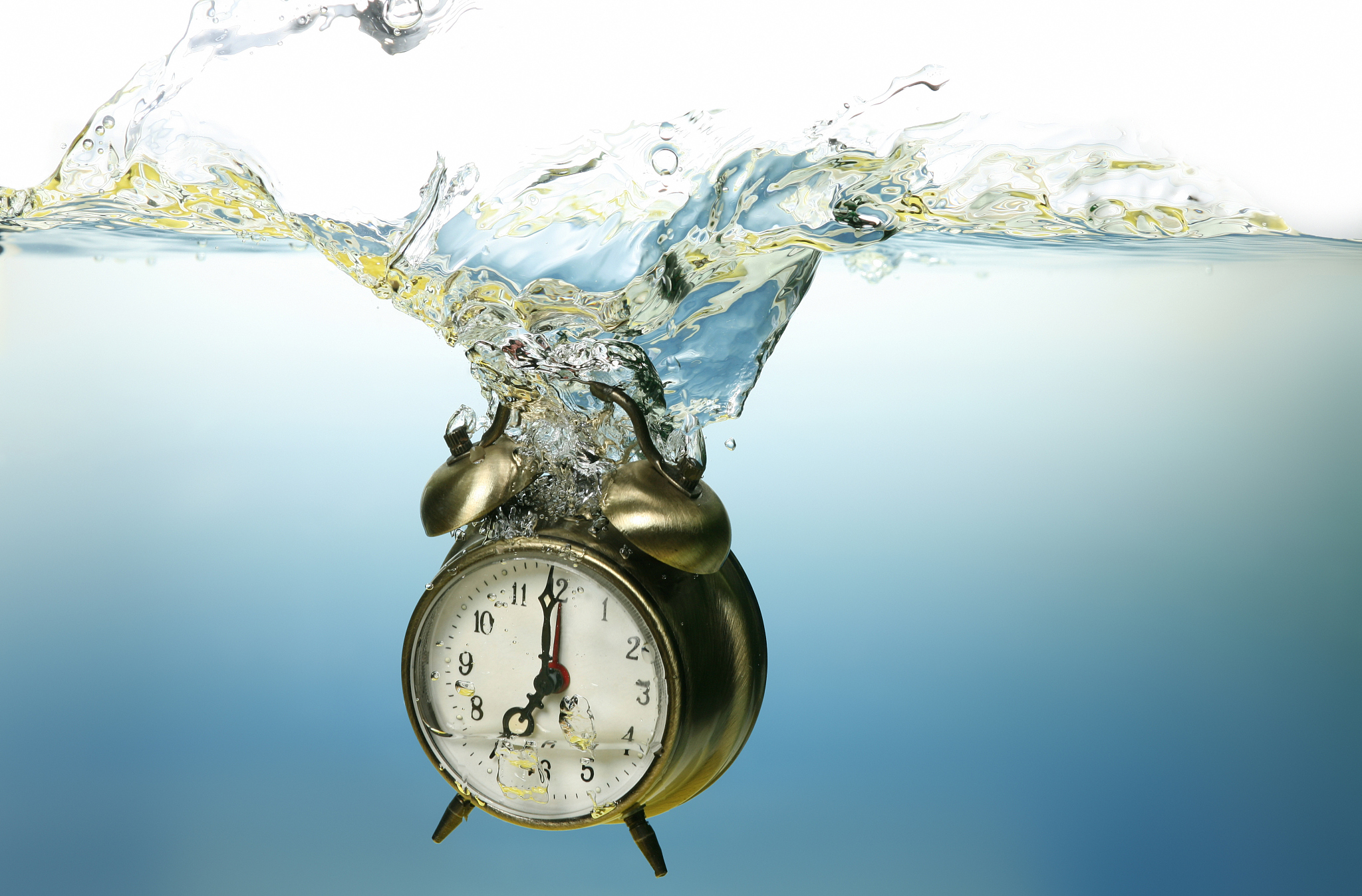 clock under water