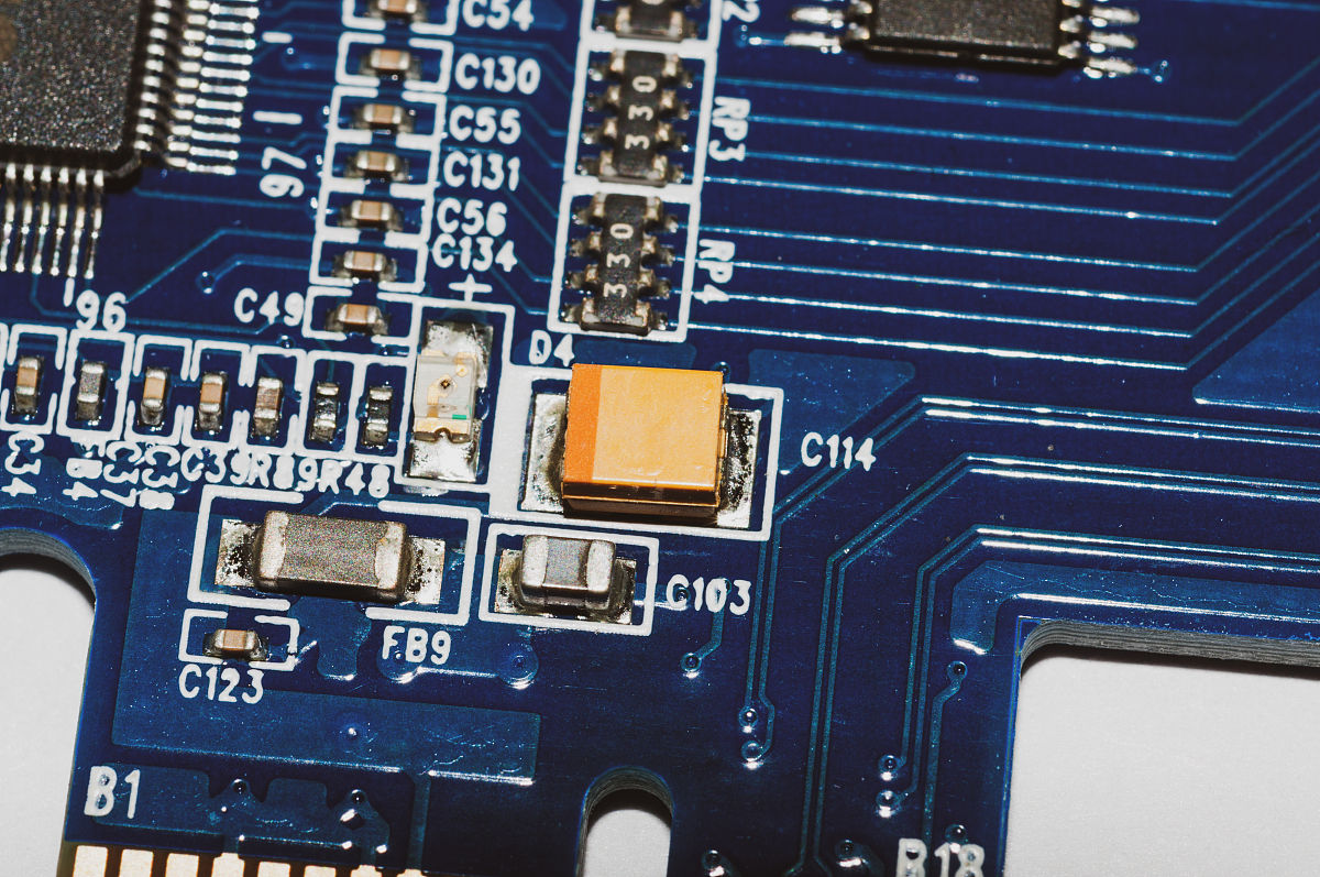 HD44780芯片在液晶显示器中的应用及其优势