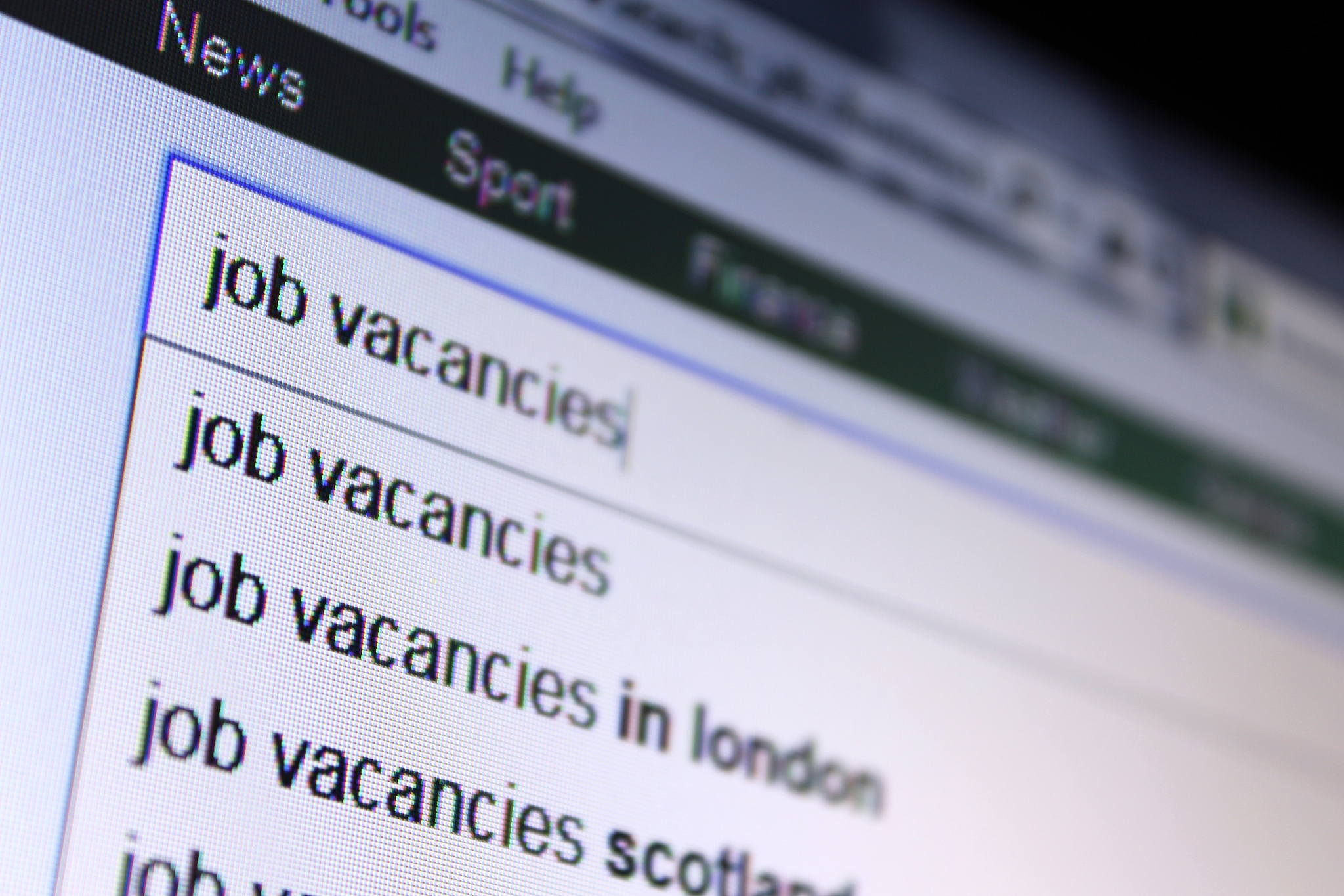 search<strong>i</strong>ng for job vacancies