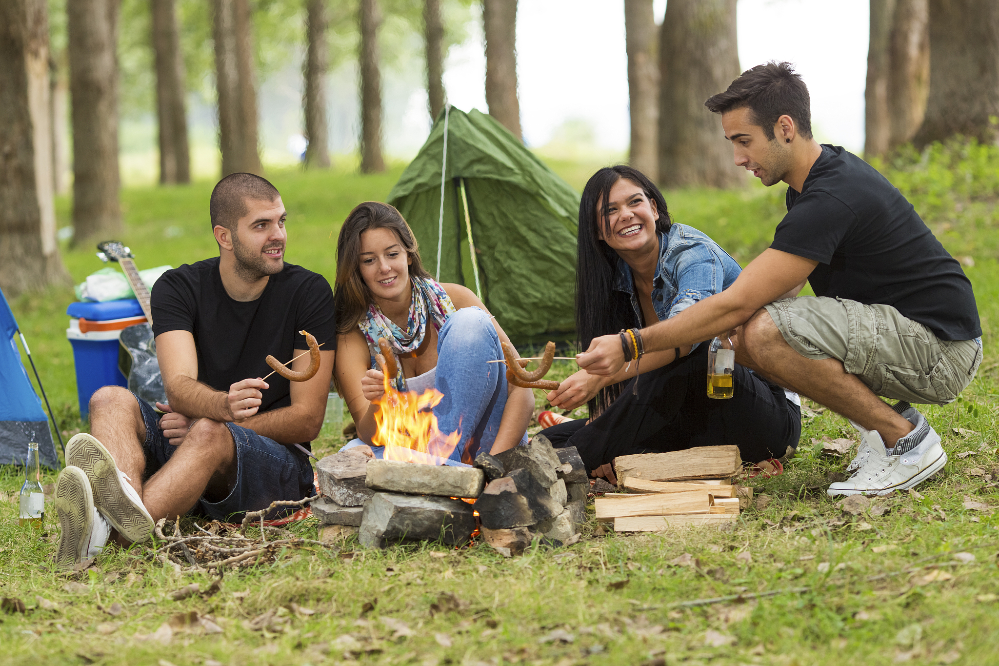我靠近一个女生她就后退她是什么意思