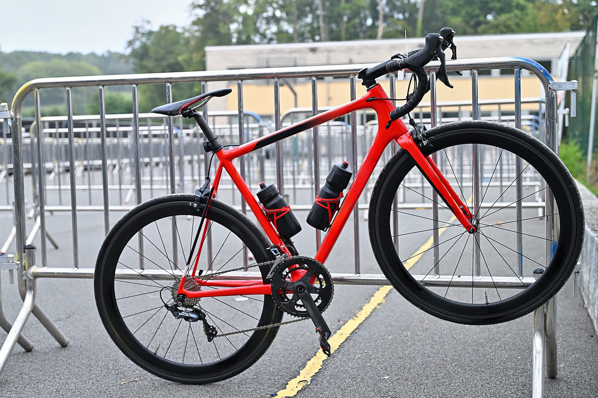 捷安特浩威9.0评测：性能、设计与骑行体验