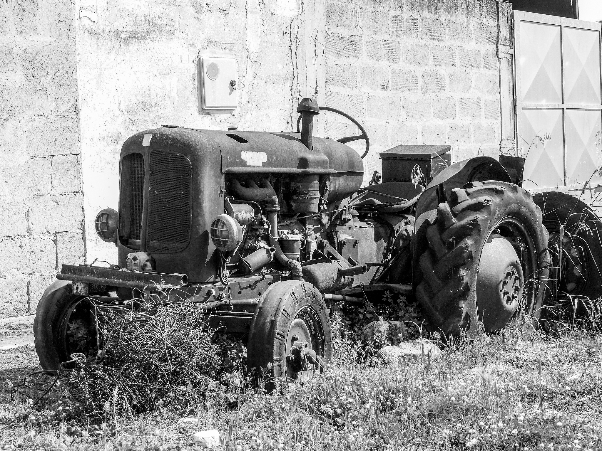 农业内燃机和拖拉机