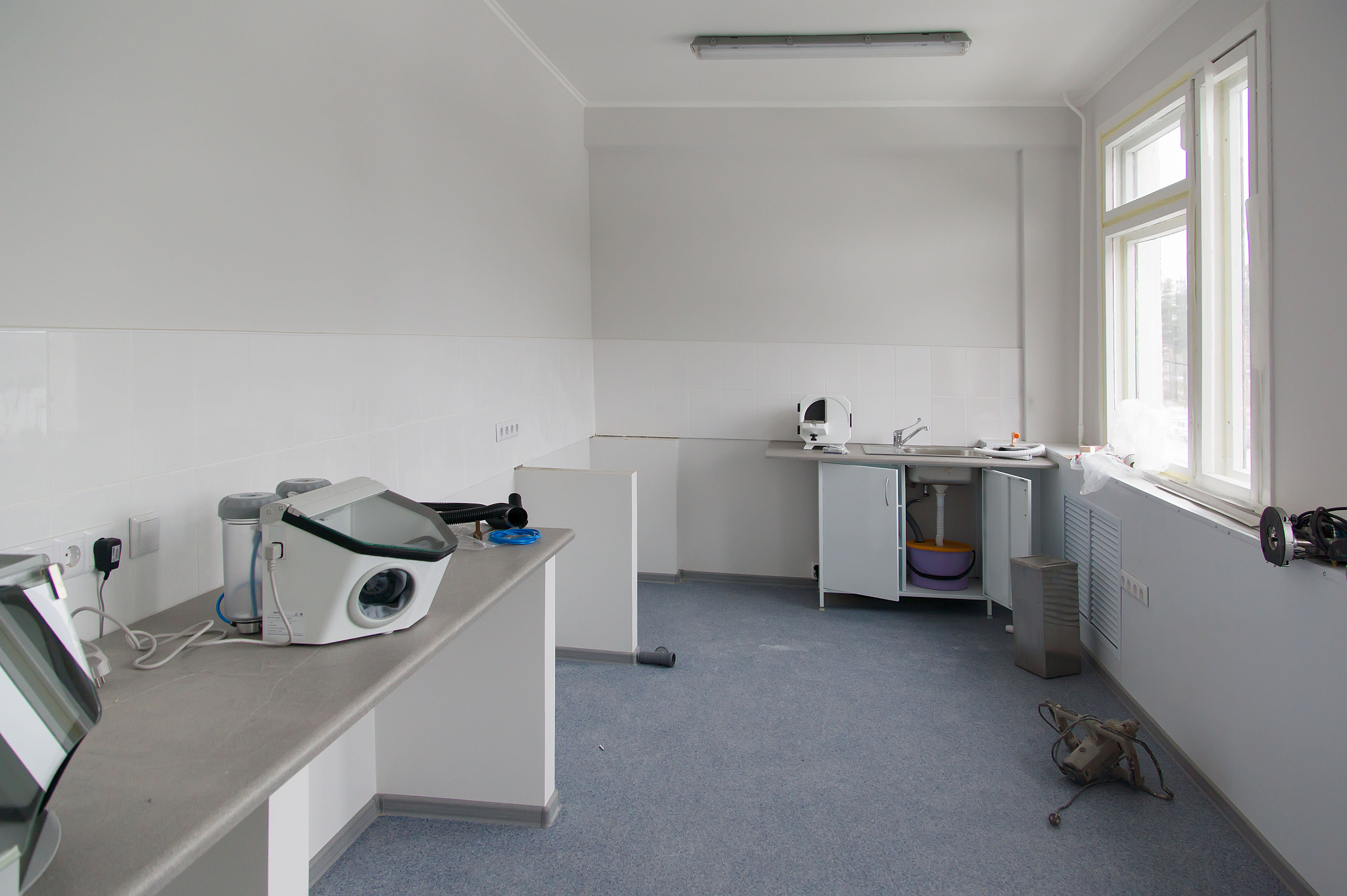 卫生室:学校、工厂等场所的健康保障 卫生室:学校、工厂等场所的健康保障