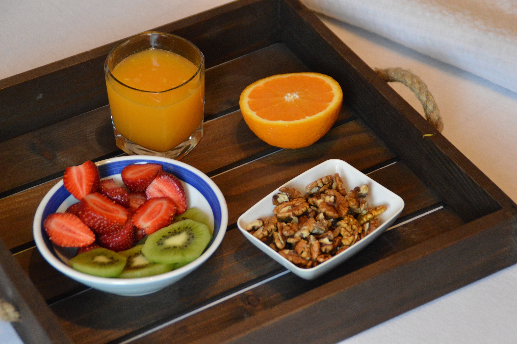 Healthy Breakfast at Work: Apples, Oranges, and Juice