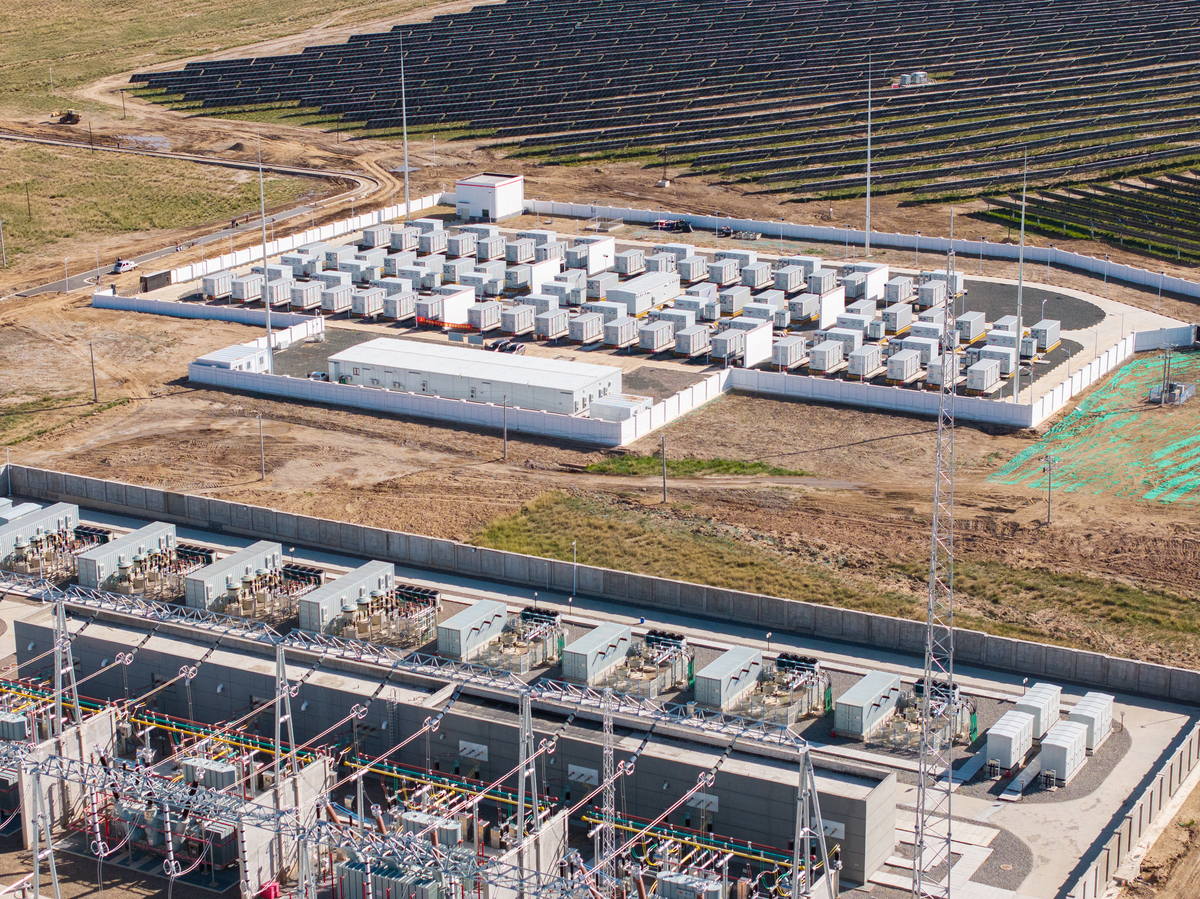 白银市市长张延保调研1500吨/年磷酸铁锂前驱体示范线，推动新能源产业发展