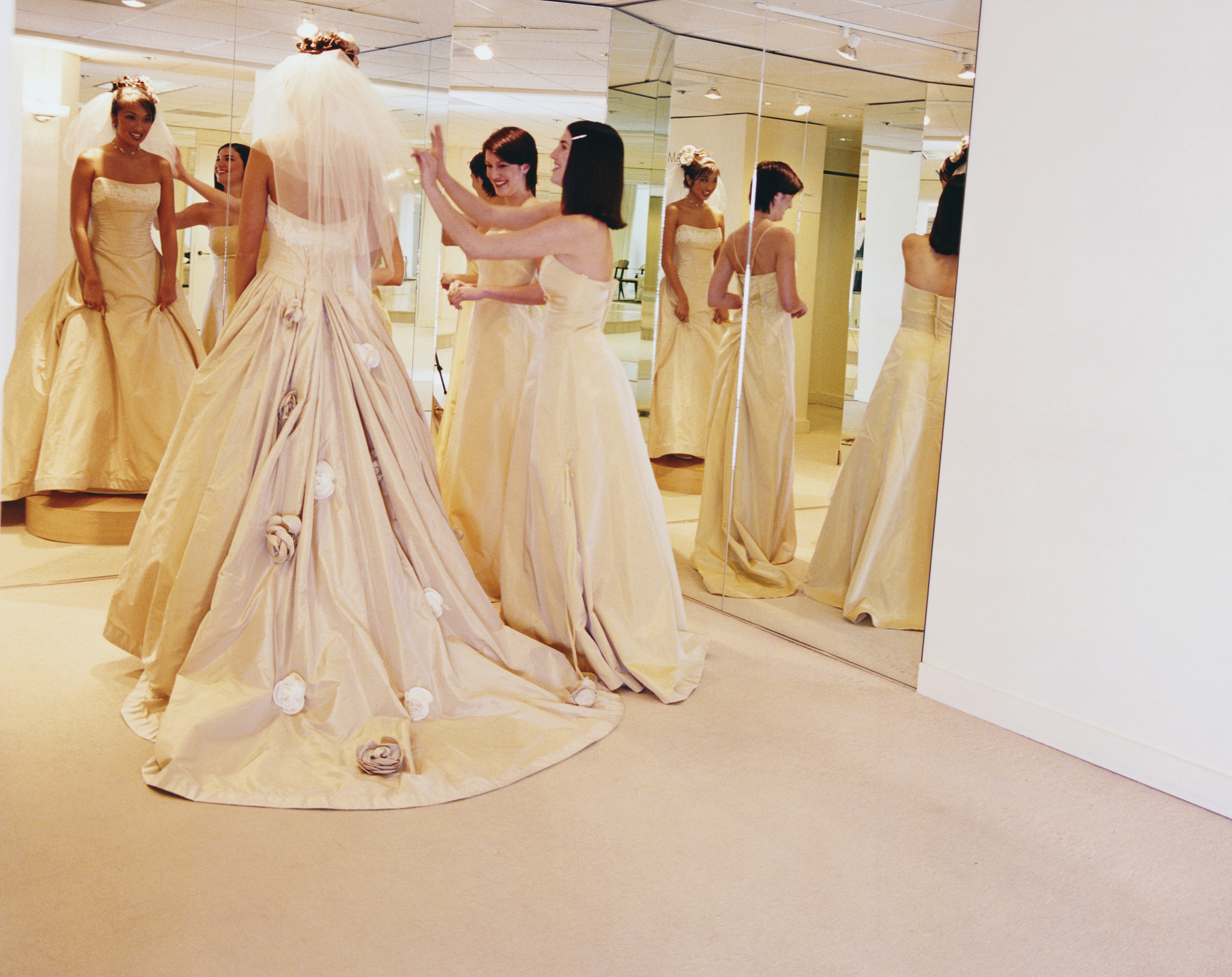 Vera Wang 婚纱帝国：从《Vogue》编辑到婚纱女王