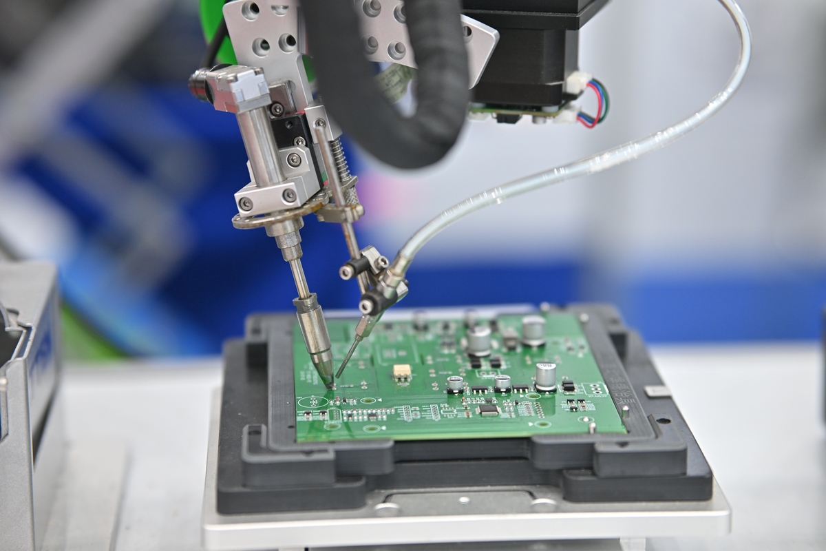 光刻机简介：微纳加工领域的关键设备