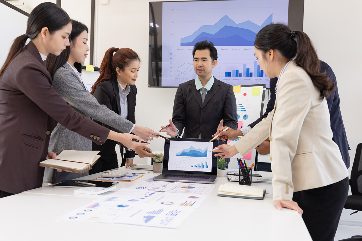 工作技巧：如何做好基础工作、走访老客户、项目管理和团队协作