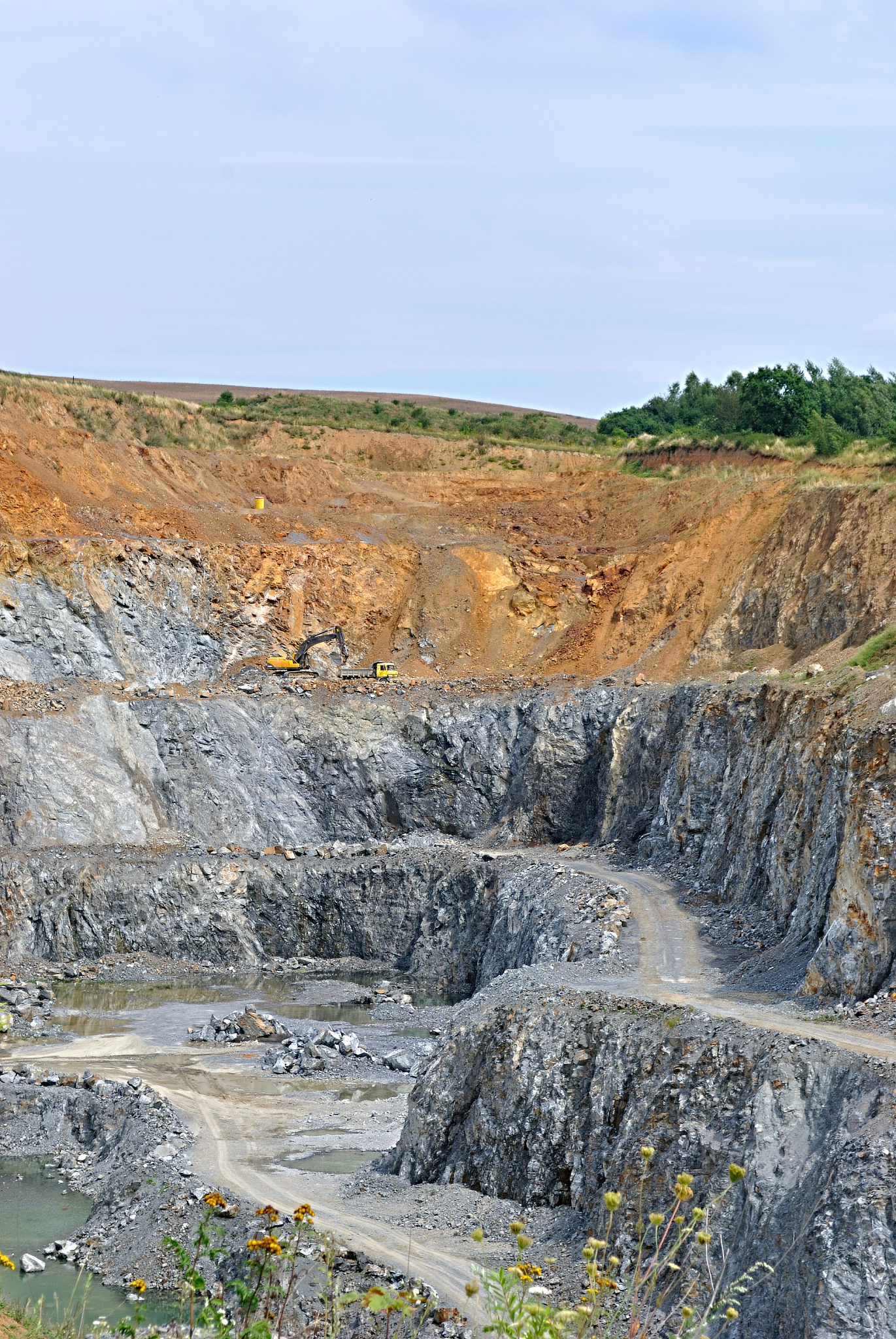 金属与非金属矿开采技术专业值得报读吗