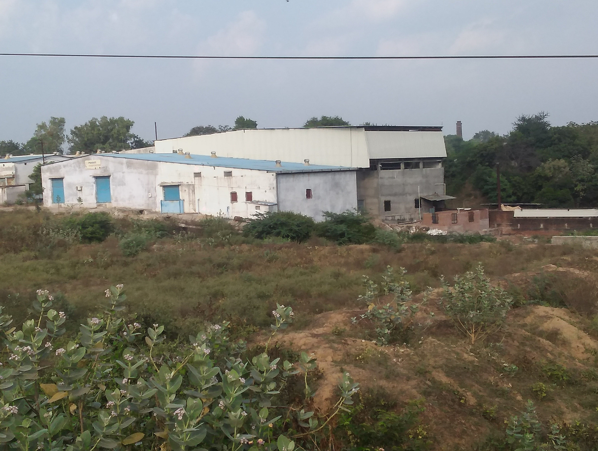 江西省余干县白马桥乡李家村小组村委帮我用200字详细描述