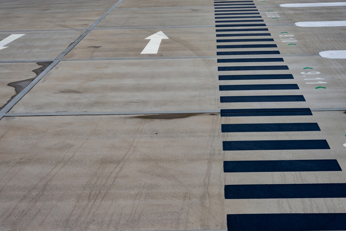 盲人行道现有技术系统的工作原理是什么请具体描述