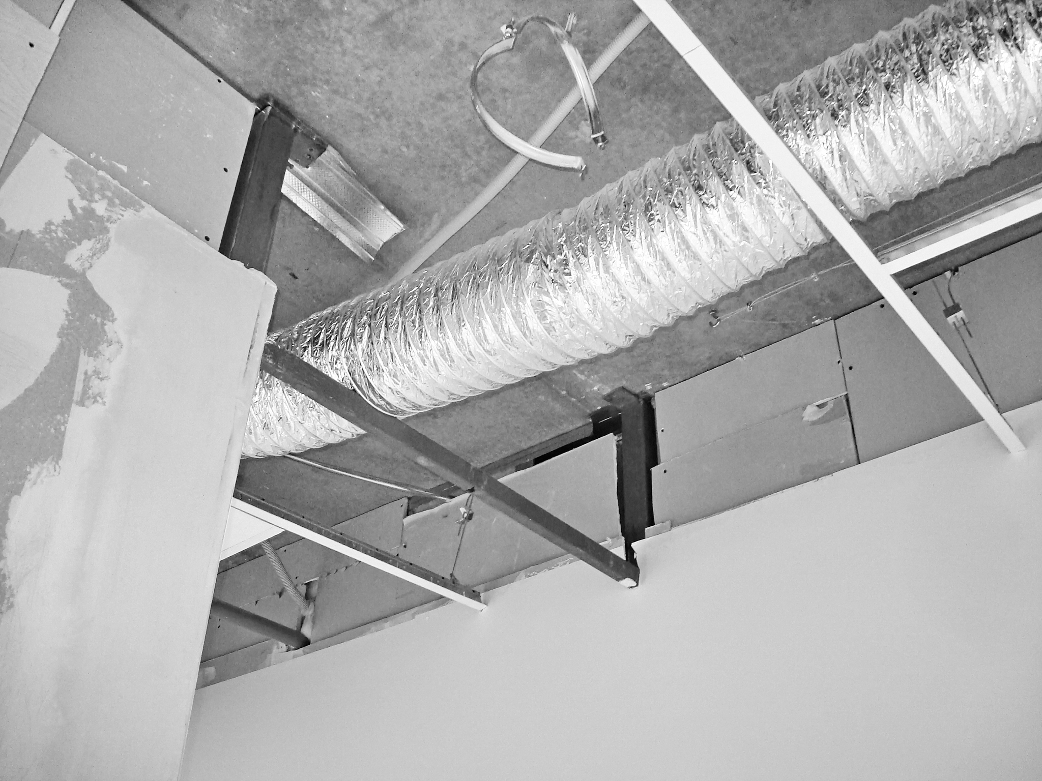 请写一篇关于通风安装施工技术的论文三千字