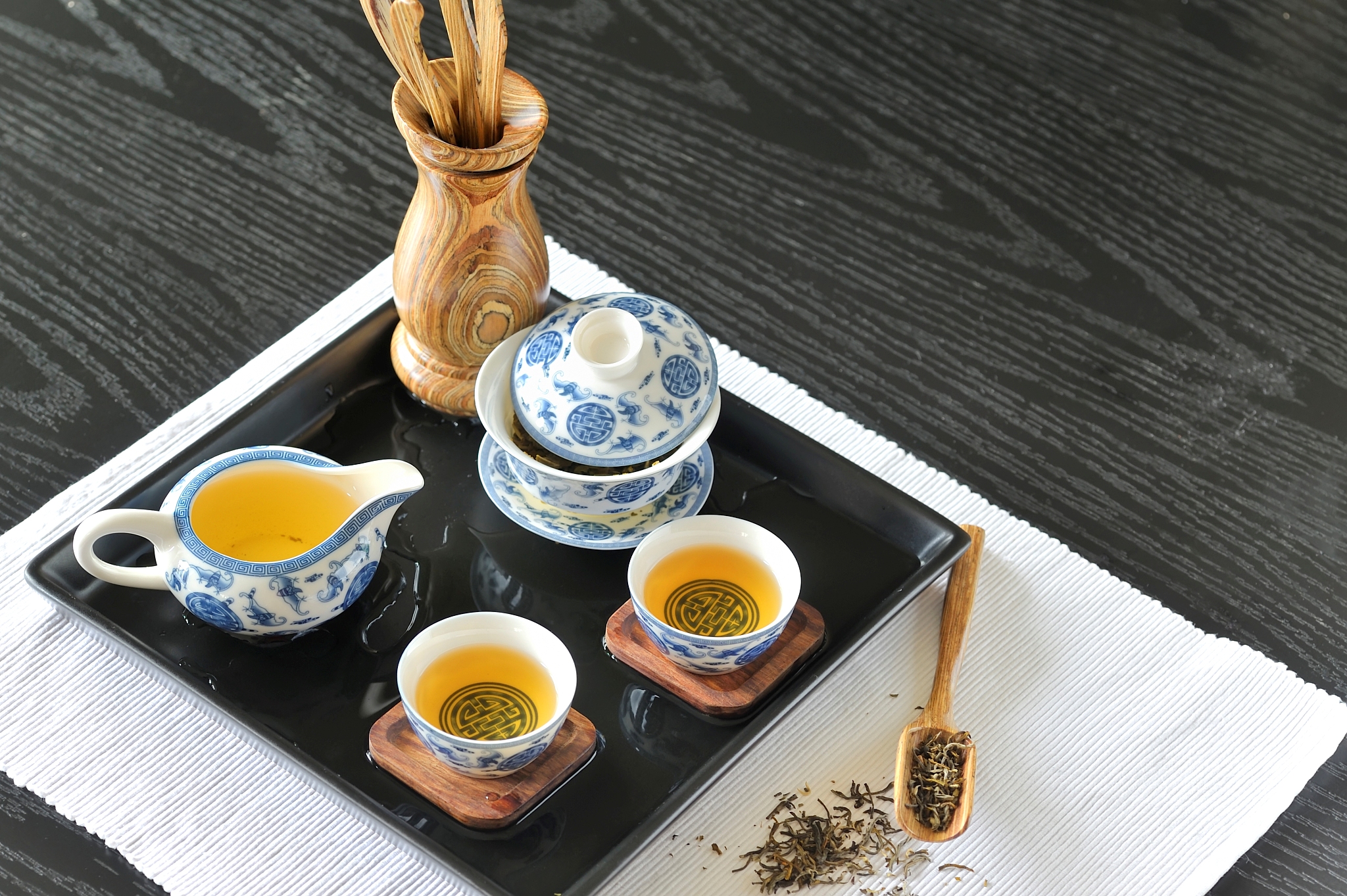 以nature风格润色以下文字Chan-Tea a tea drinking and chatting gathering into discuss a topic in a concentration state to work around a specific problem is a branch of Chinese tea culture that fuses the essence