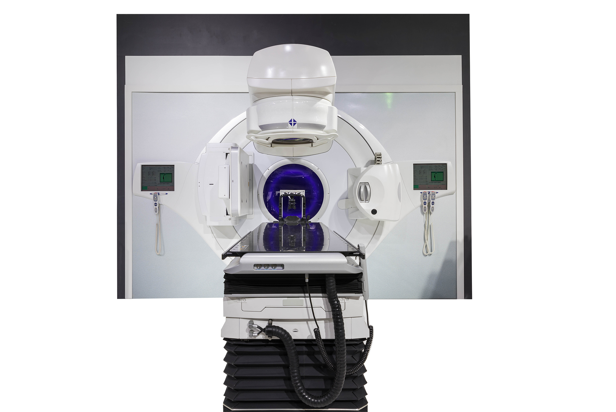 颠覆传统，超小型质子治疗系统实现精准治疗新突破