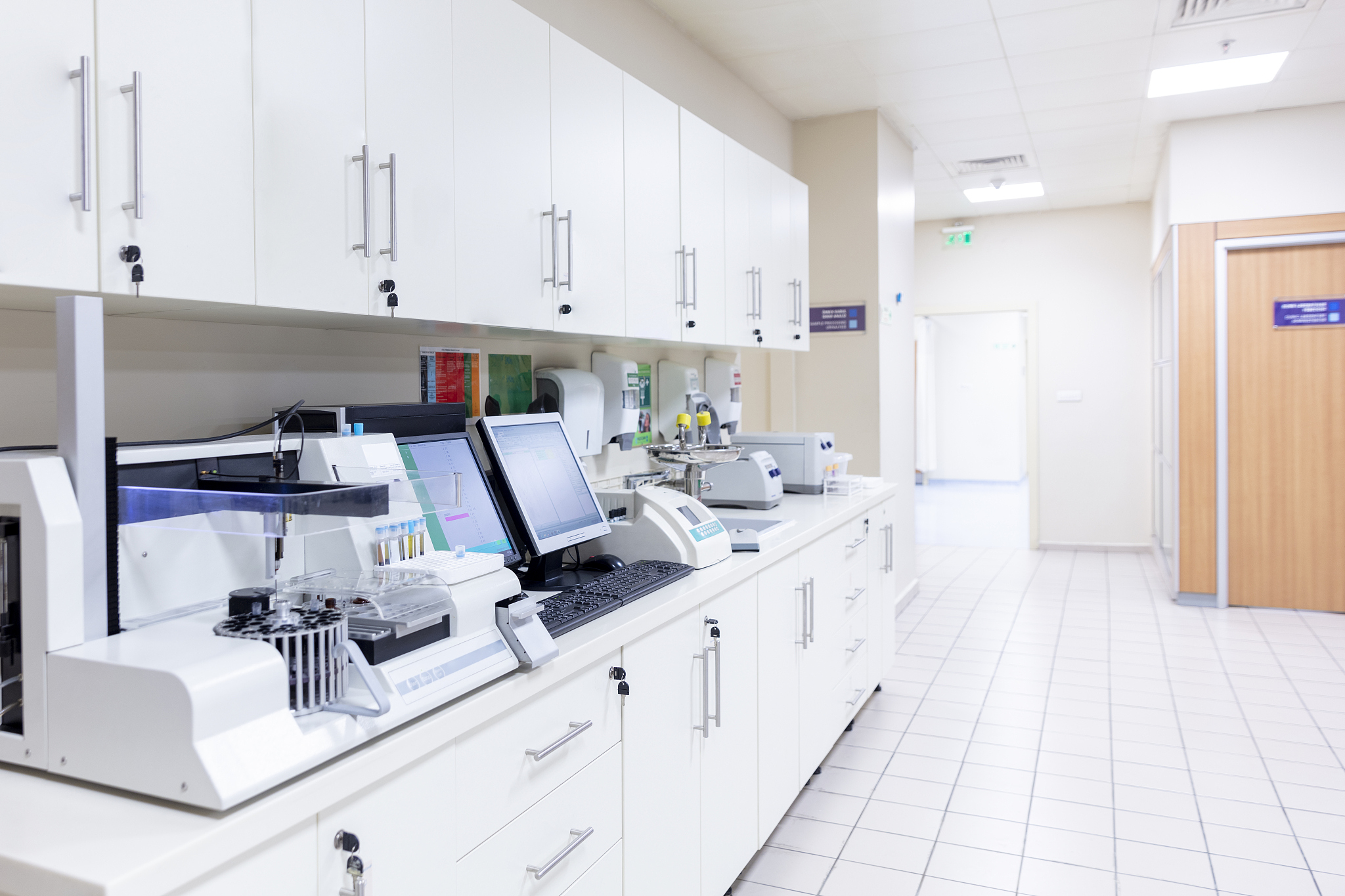 医学检验分析质量的定义及评价指标 - 提升检验结果准确性和可靠性的关键