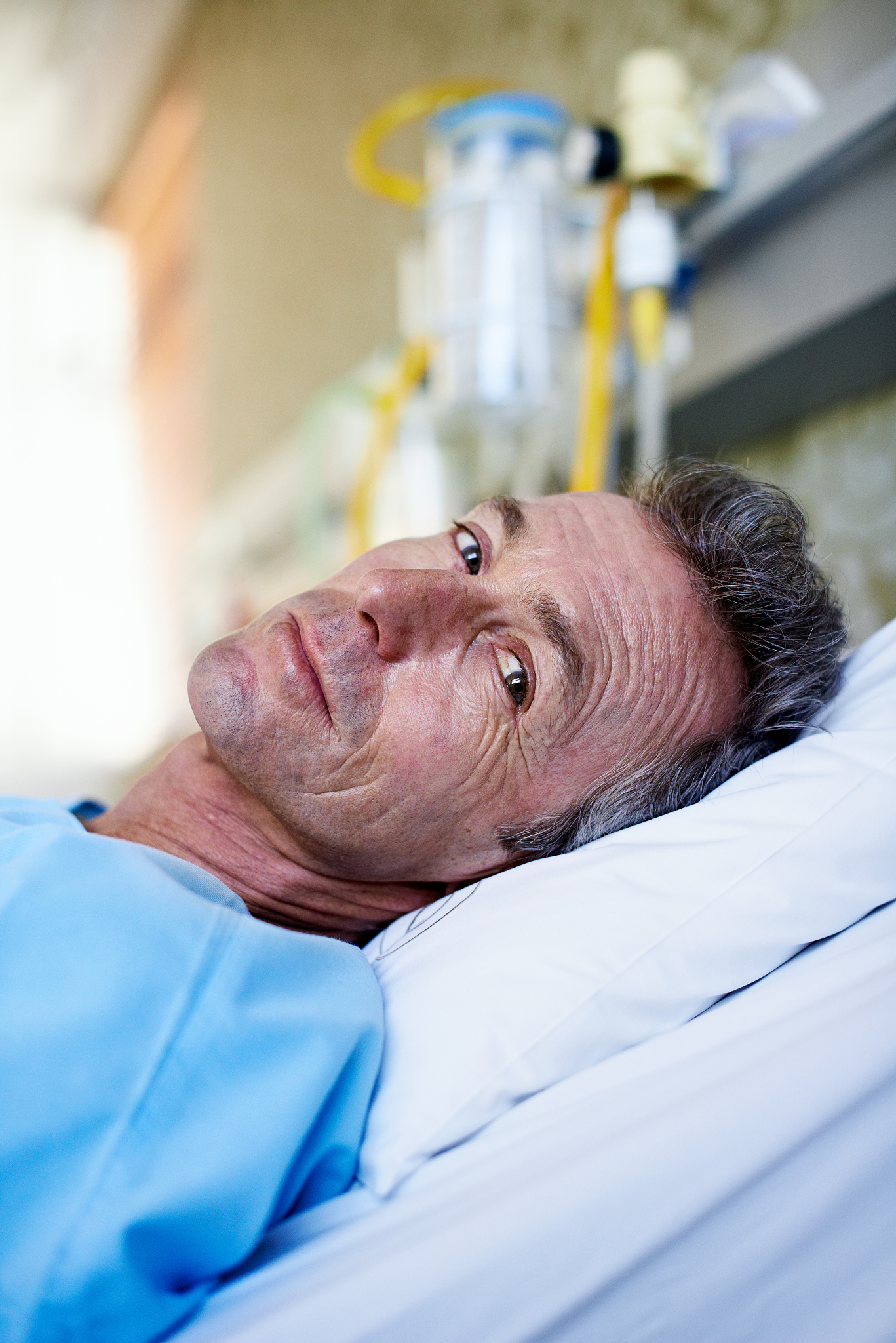 一个人参加一个聚会玩的很高兴也很累去睡觉突然去世是什么情况