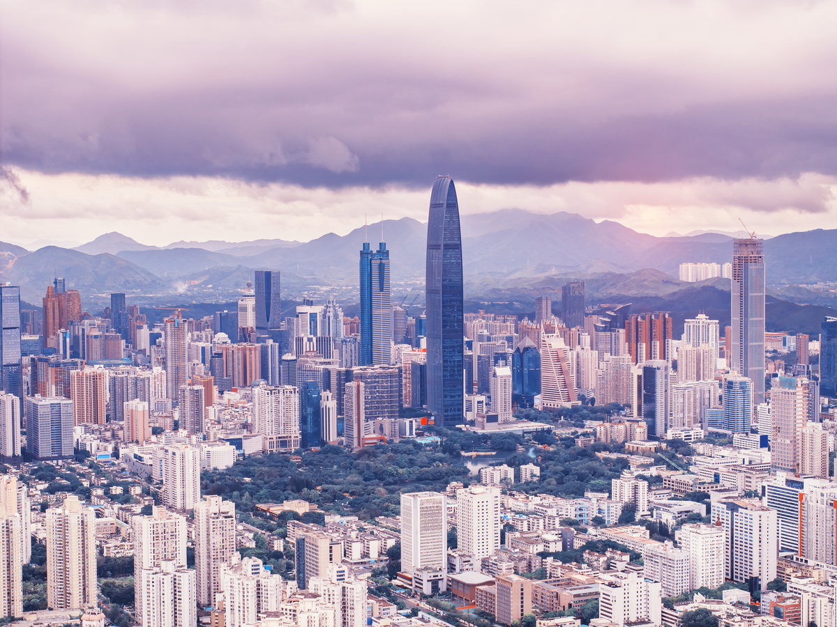 中国深圳市cbd白天的天际线鸟瞰图