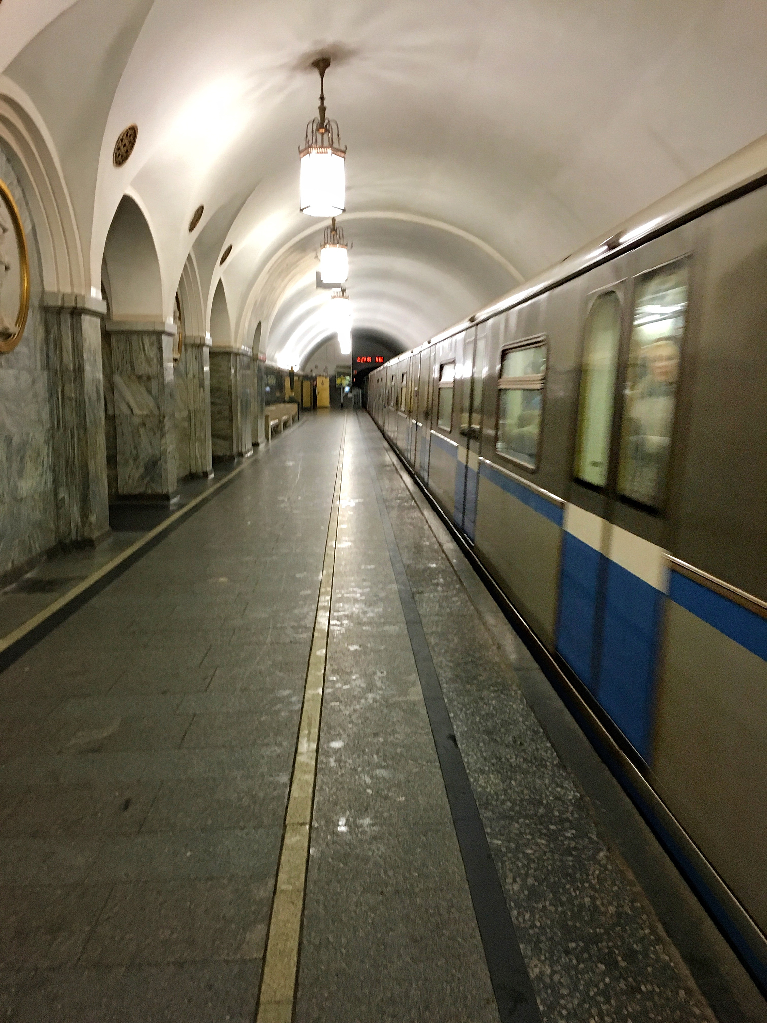 铁路运输学校就业前景分析：高薪职业，广阔发展空间