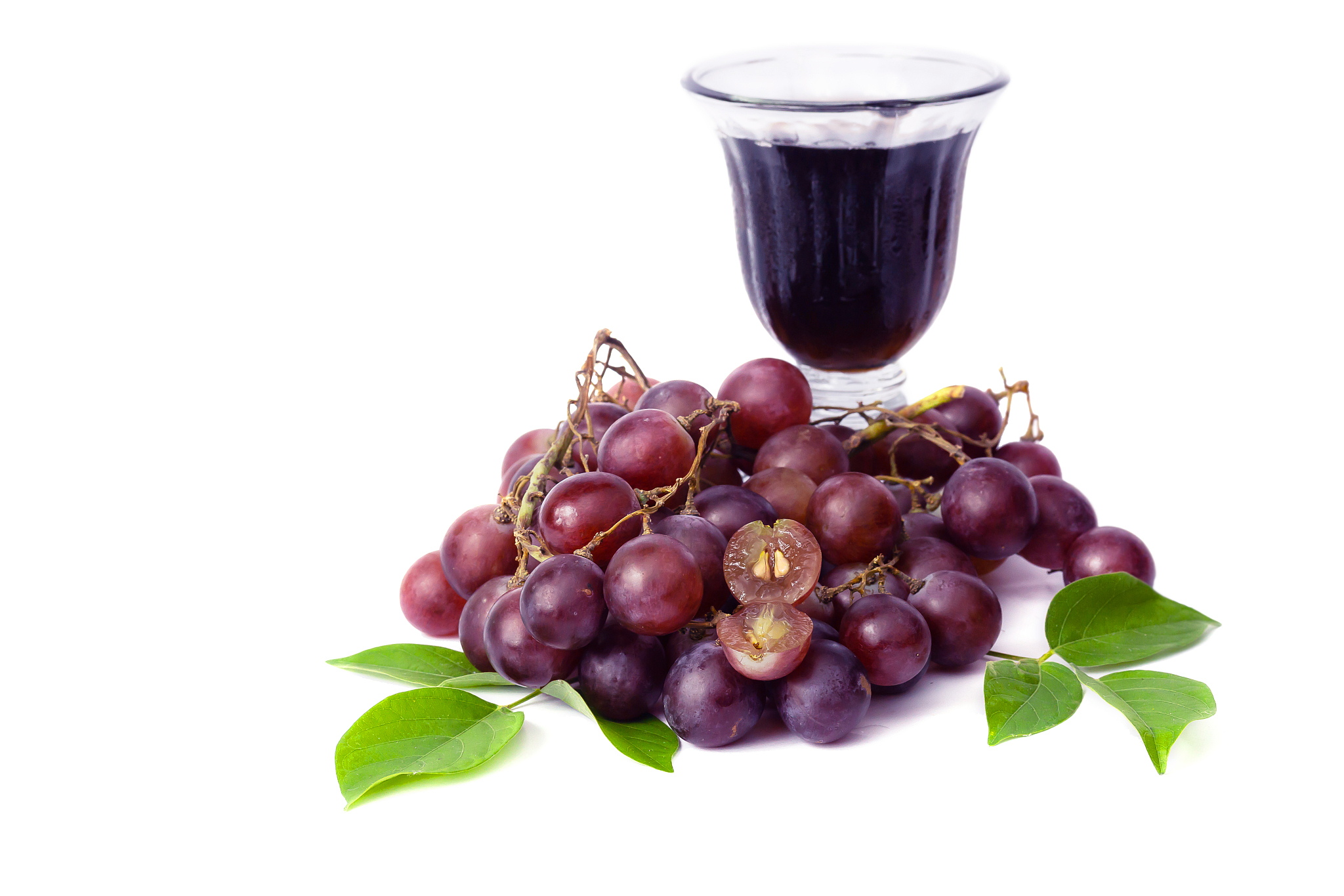purple grapes with grape juice