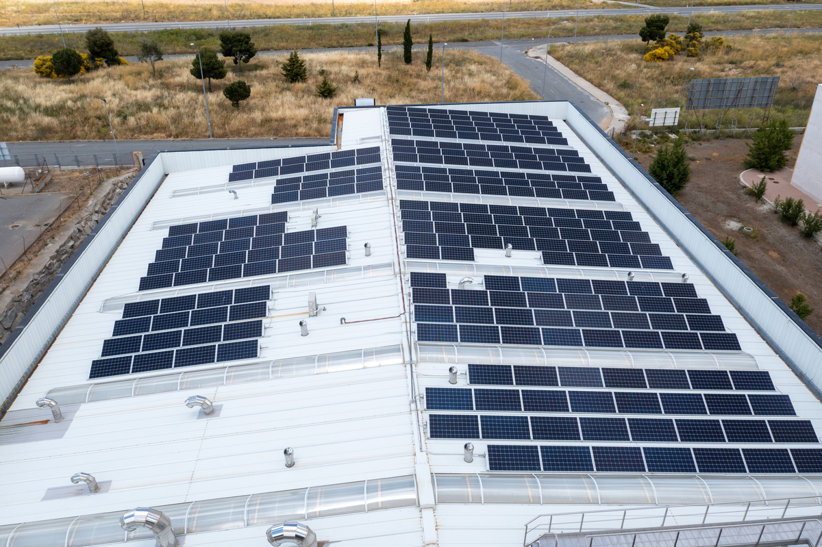 光伏发电系统：原理、组件及优势