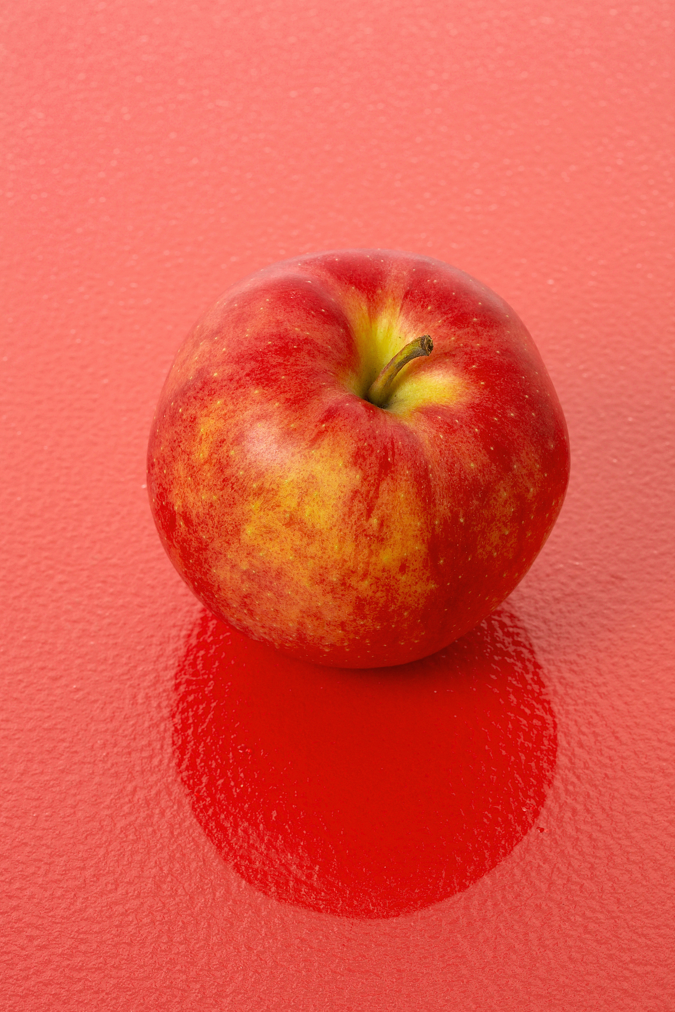 red apple