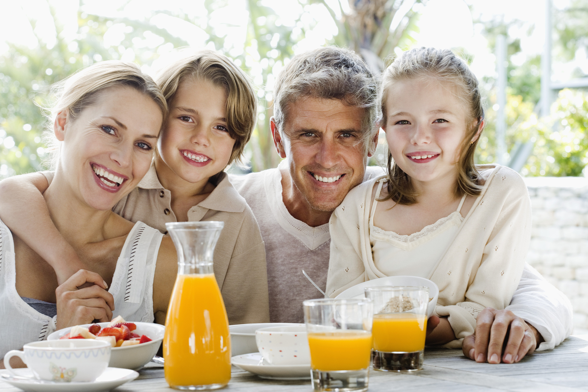 family at breakfast table