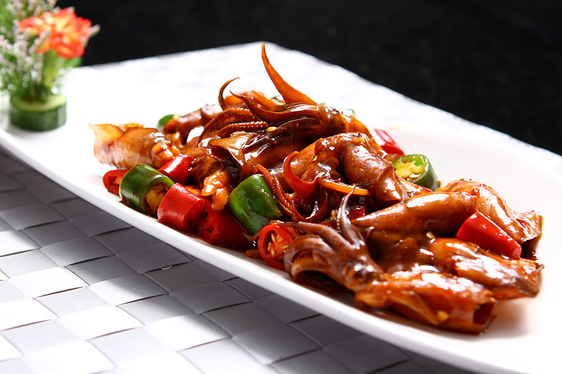 鲜鱿鱼怎么炒好吃又嫩，