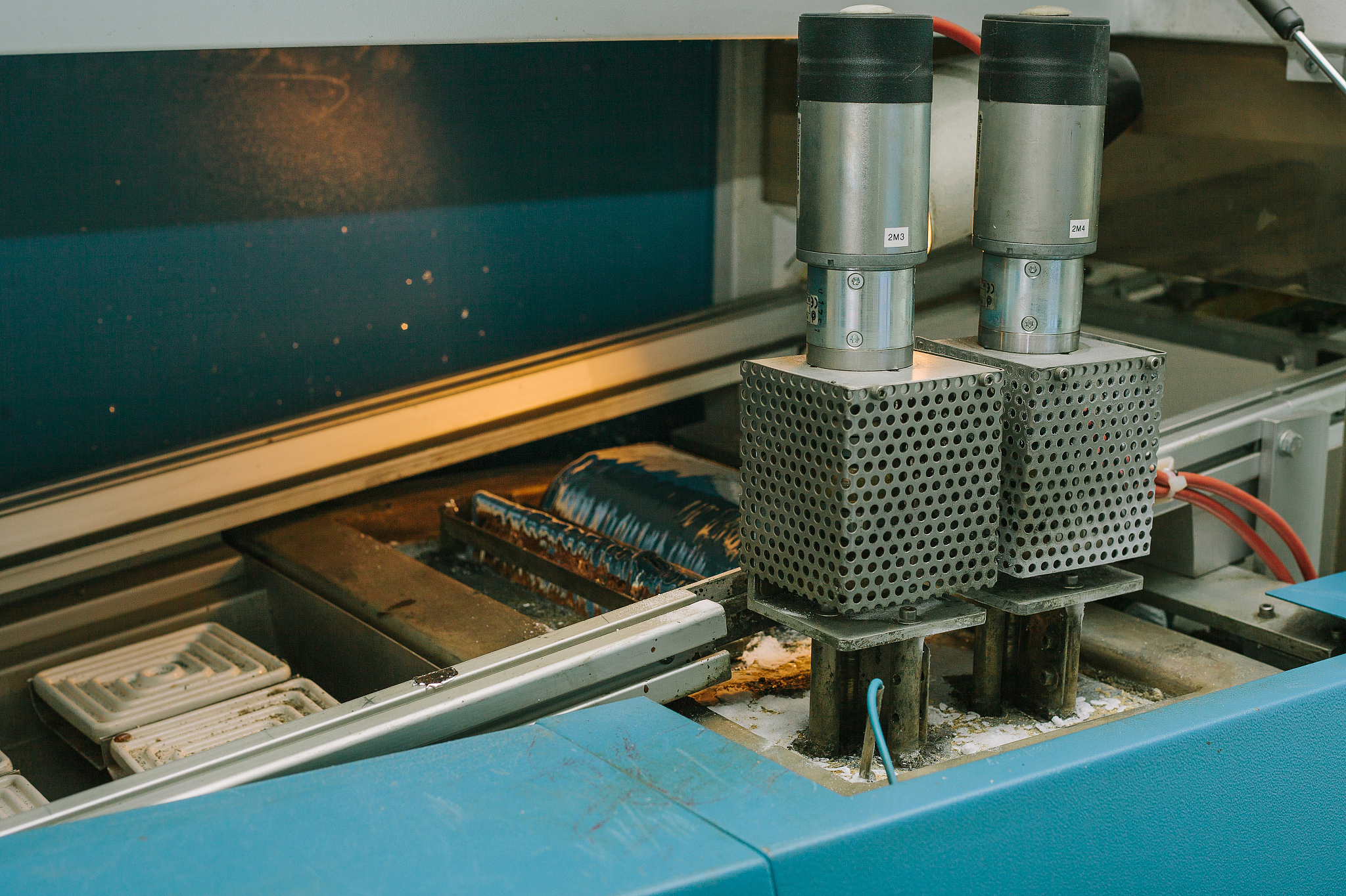 远程等离子体增强原子层沉积 (PEALD) 技术研究：炉管内热场、流场和放电控制