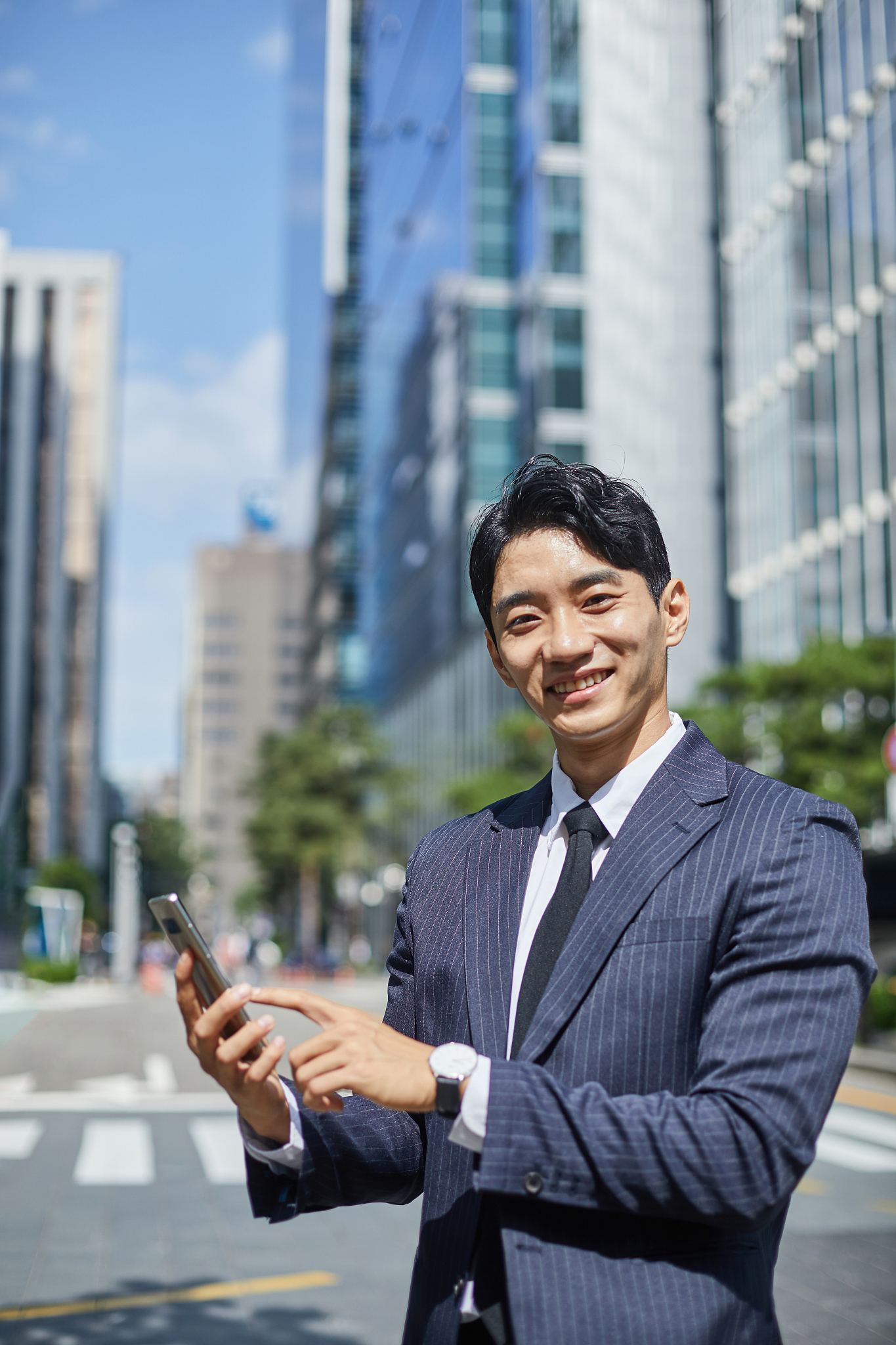 向兄弟收戏金语怎么说 用250字帮我描述