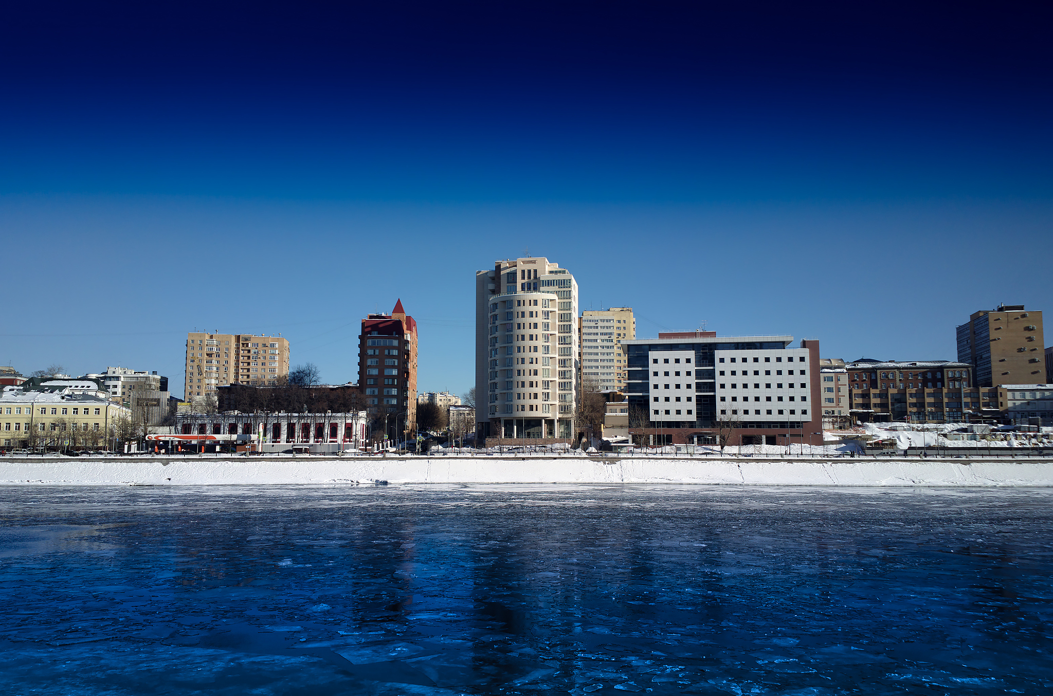 city banks of moscow river background