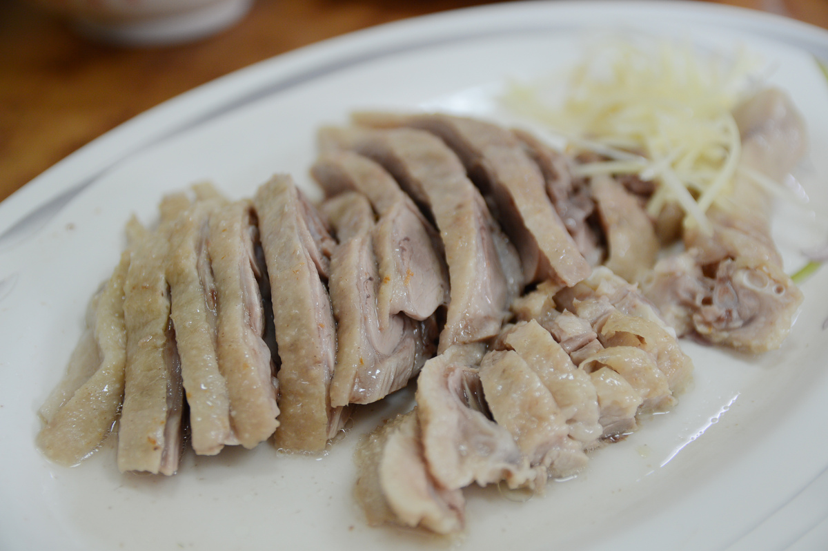 湛江白切鸭正宗做法：300字详细教程，学会轻松做出美味佳肴！