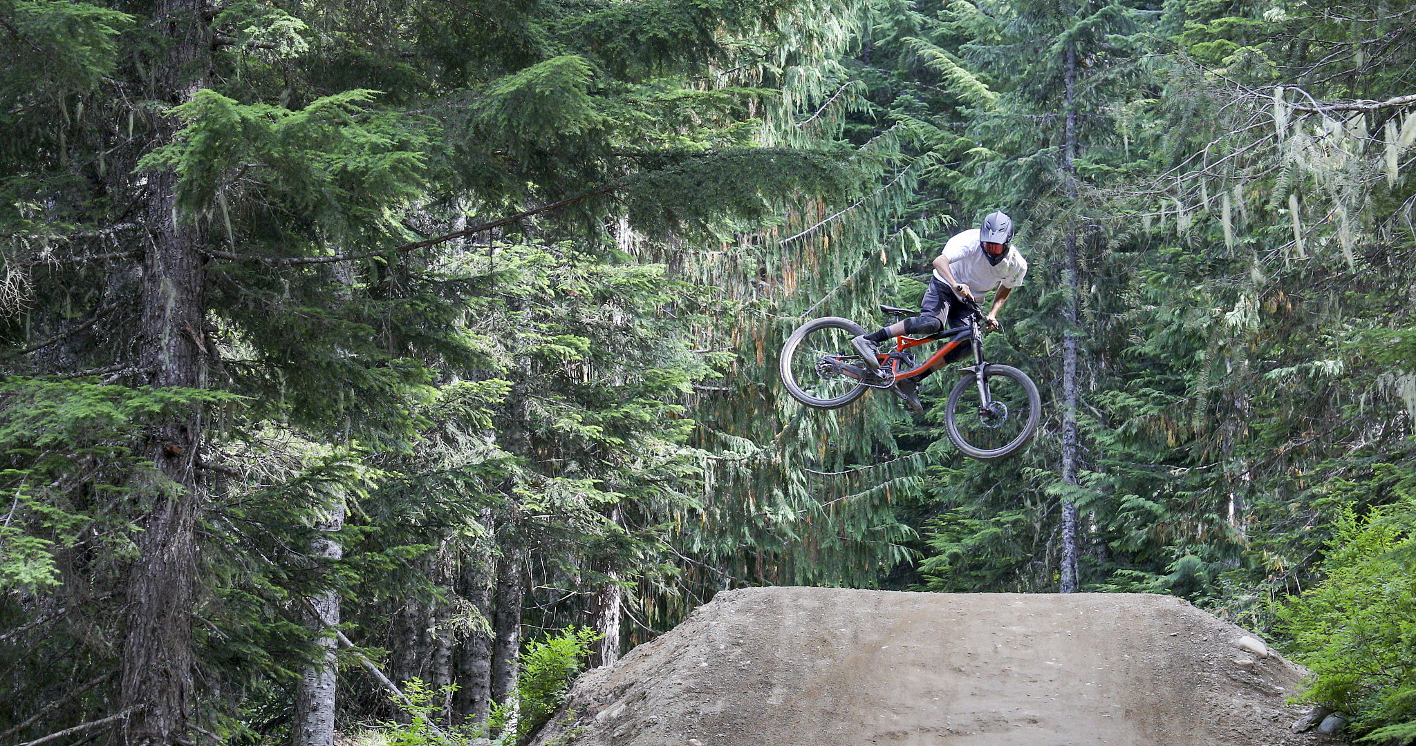 Vision-Based Mid-Air Unistroke Character Input Using Polar Signatures所提出的研究方法的precisionrecall 和 accuracy