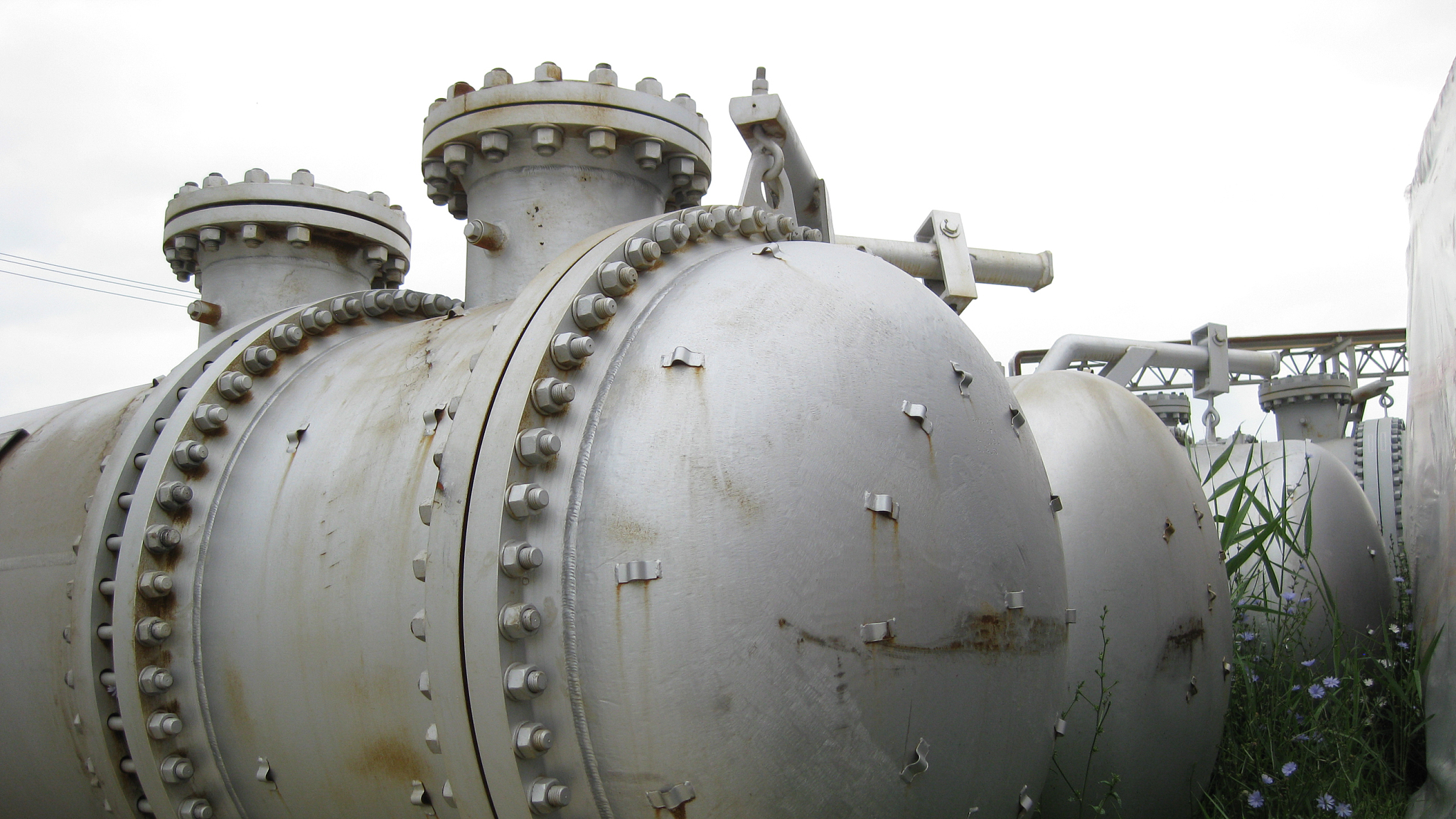 化工工程师和分析检测工程师：守护公众安全与环境健康的责任