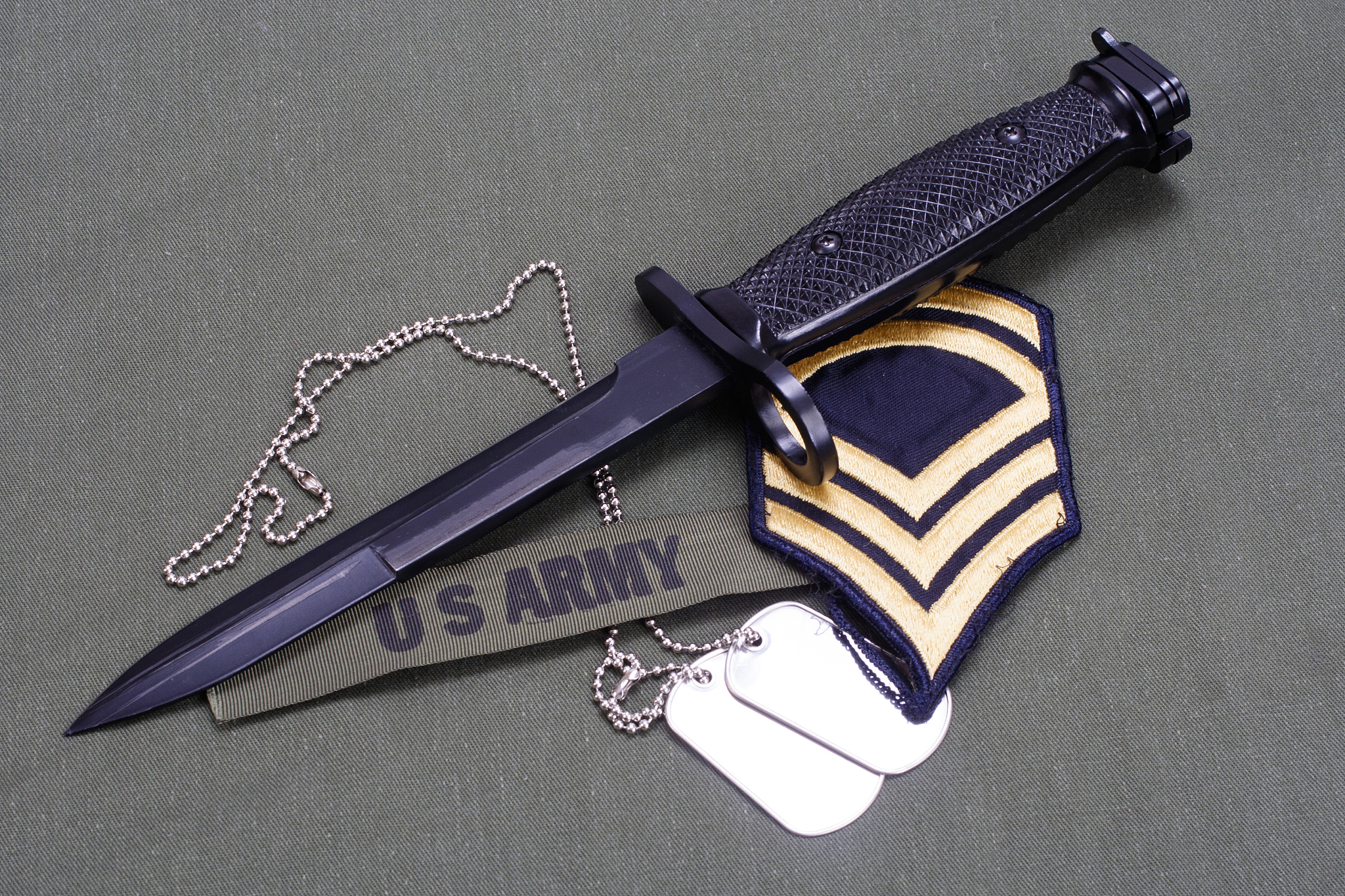 bayonet and dog tags on us army uniform