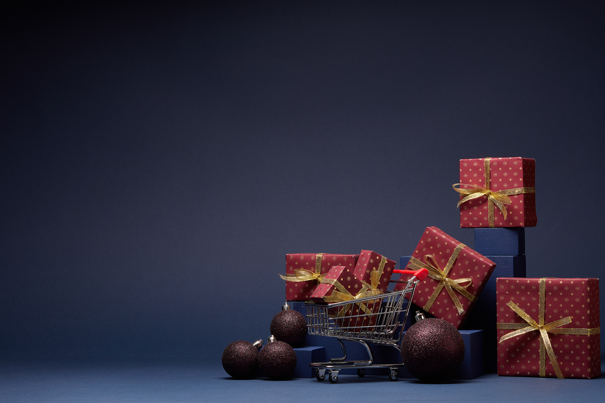 西方礼物经济的传统形式向现代形式转向的原因