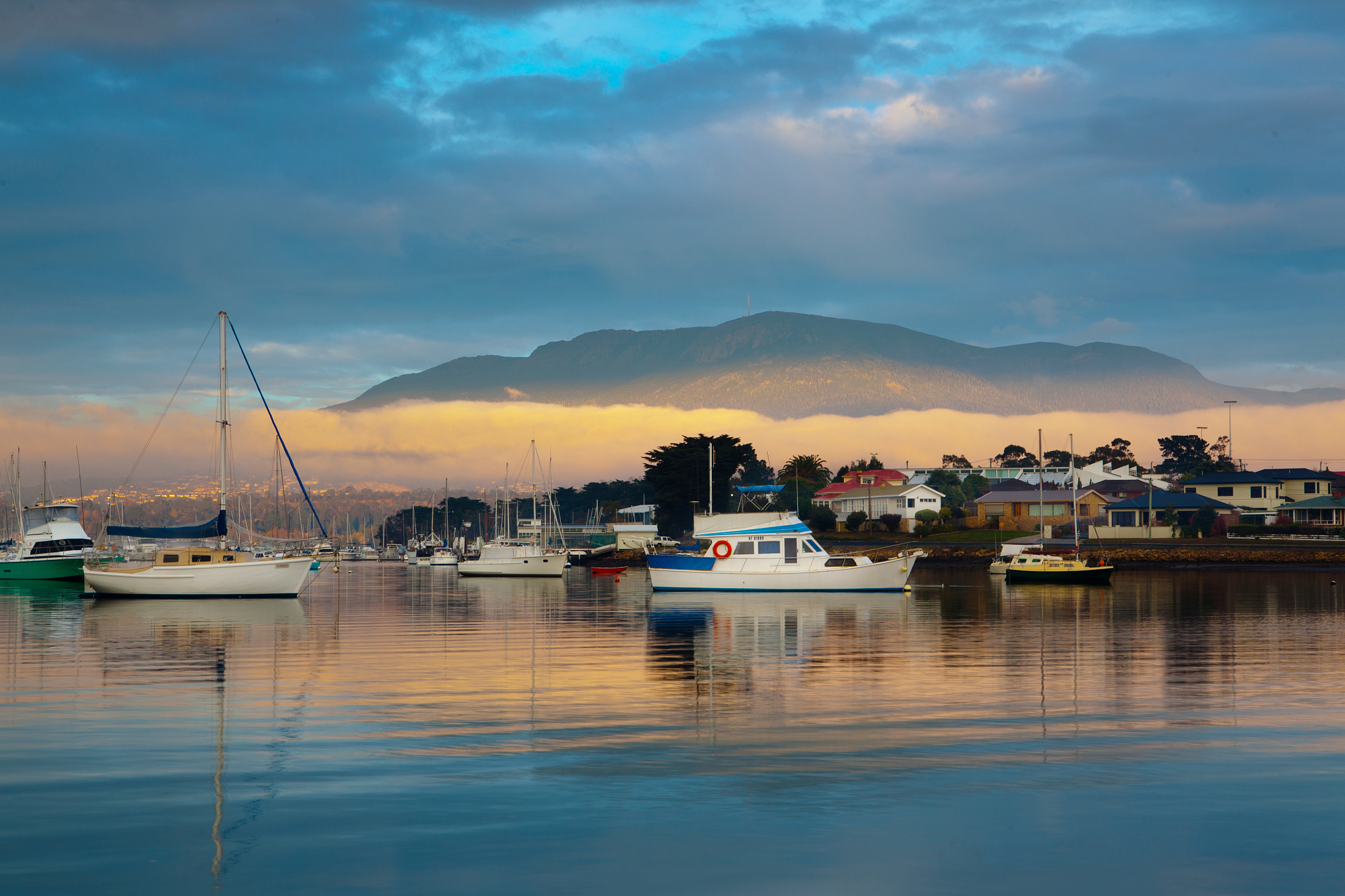 lindisfarne bay, tasmania