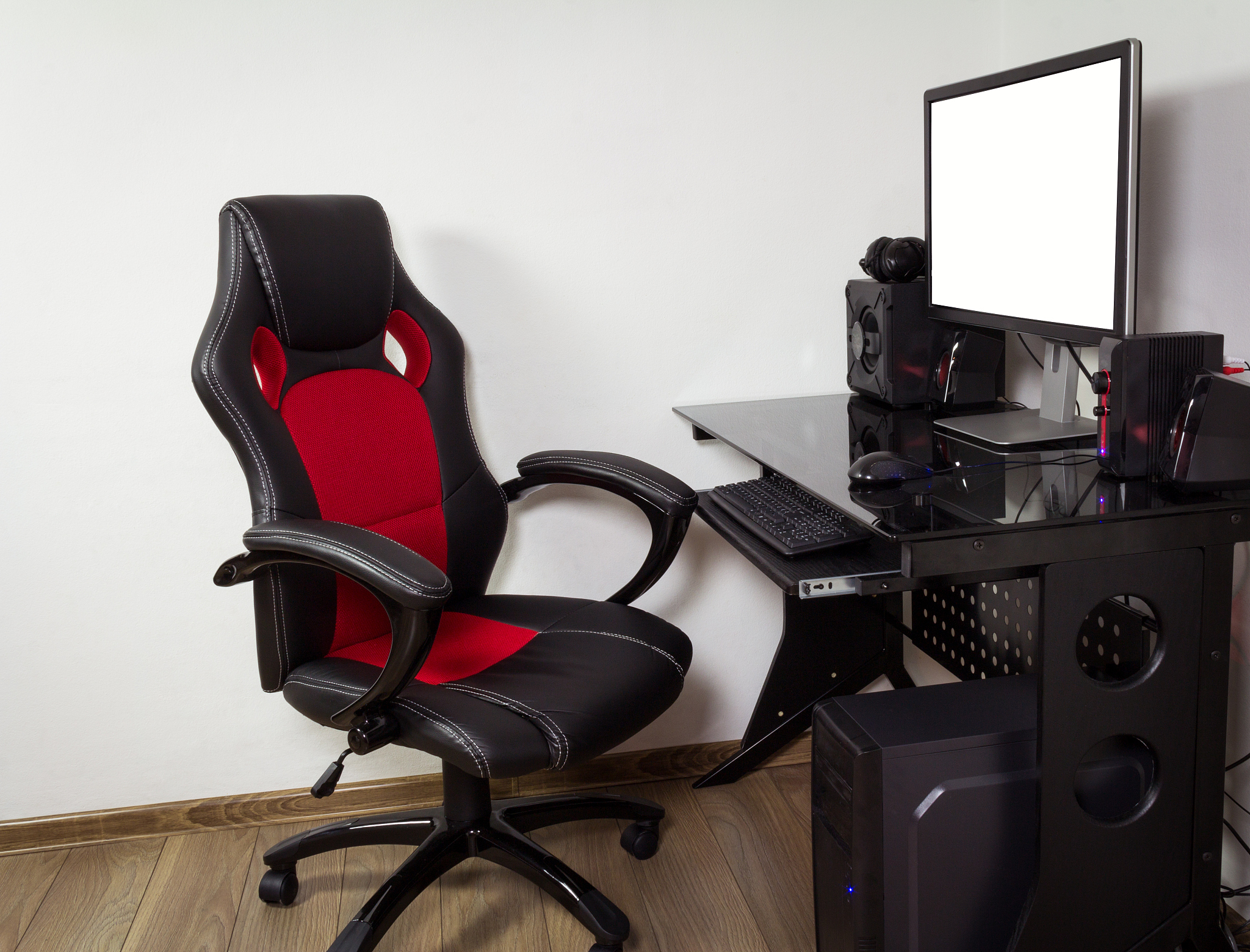 在北京有一台自己组装的台式机箱和一个显示器和一个电脑椅子。在自己没有包装的情况下怎么从北京把这些安全带回随州