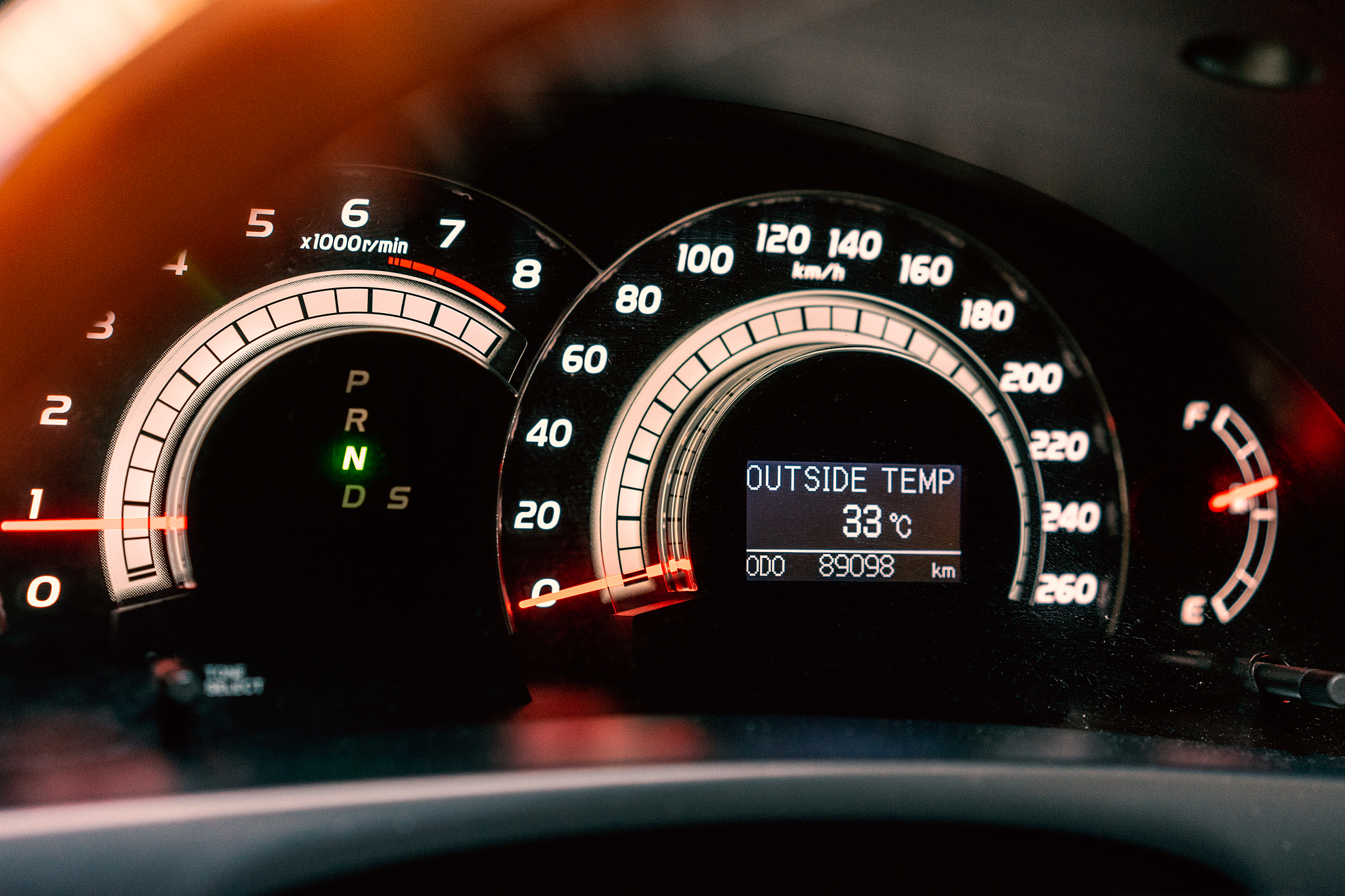 汽车 HUD：提高驾驶安全性，带来智能驾驶体验