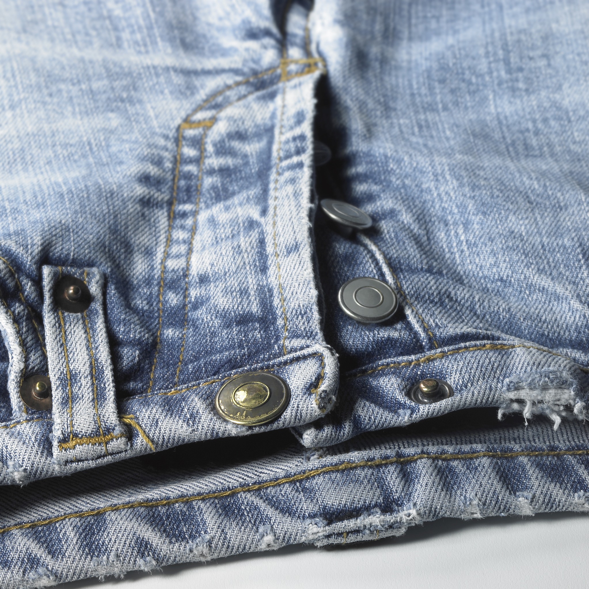 Men's Slim Fit Ripped Jeans: 3 Trendy & Stylish Reviews