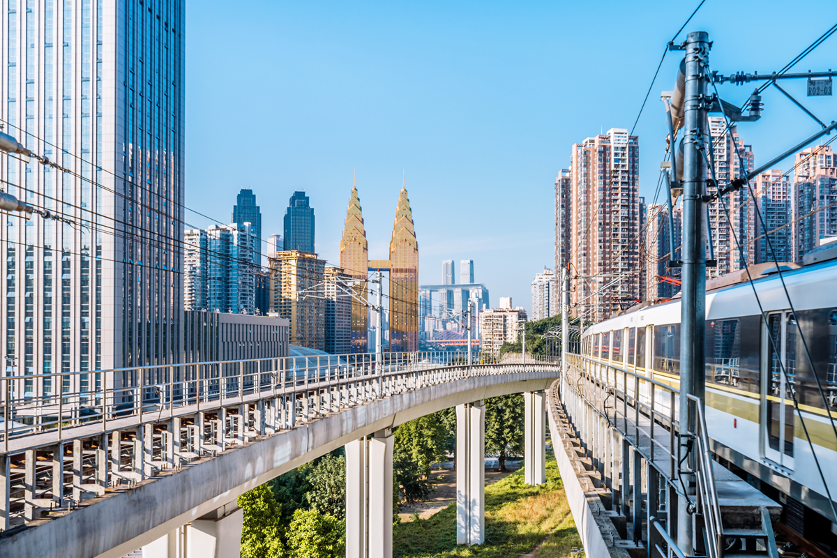 重庆轻轨可达的大专院校有哪些？