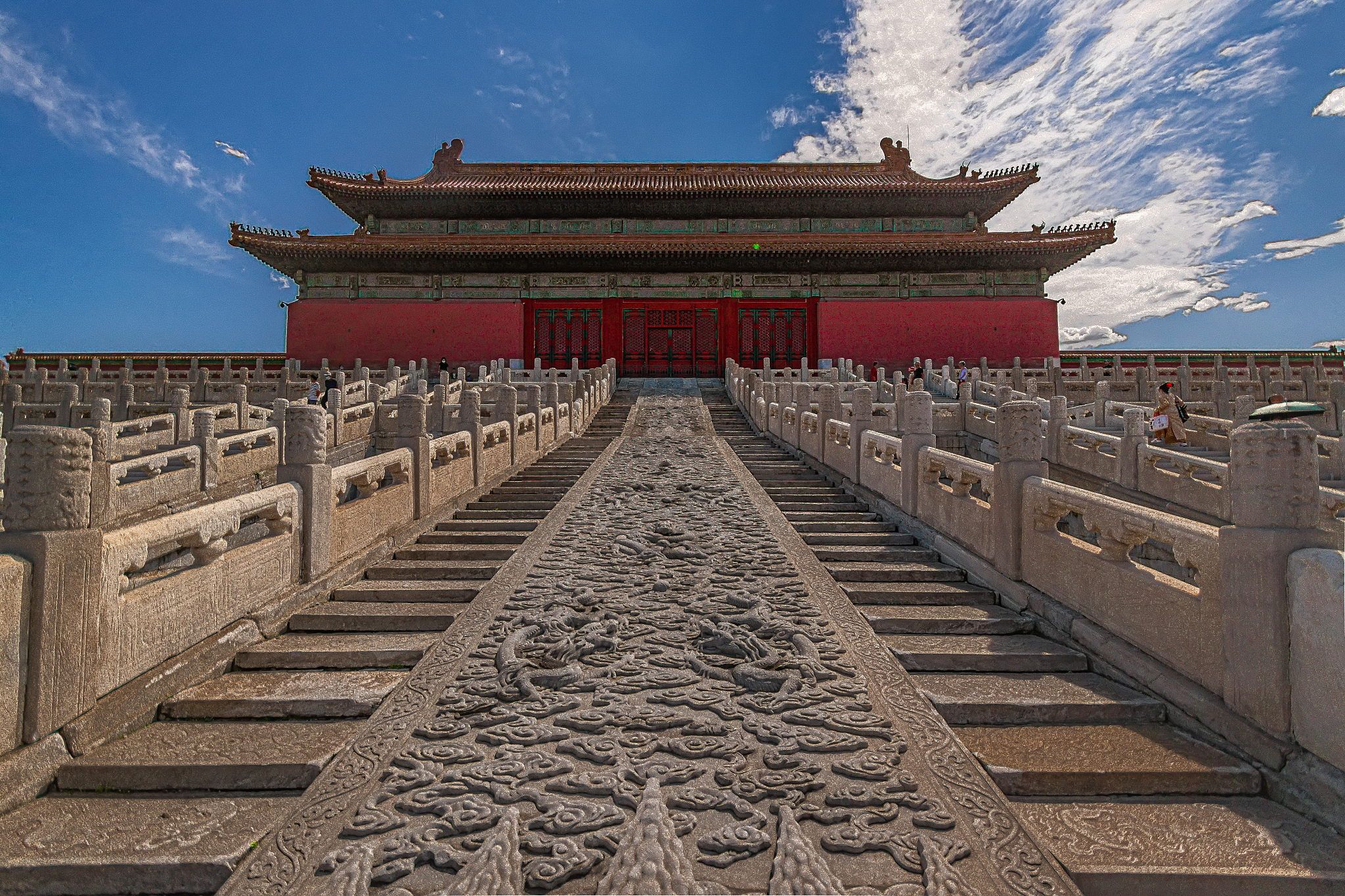 从中国的世界文化遗产中选一处你感兴趣的介绍给别人写一篇500字的 作文。