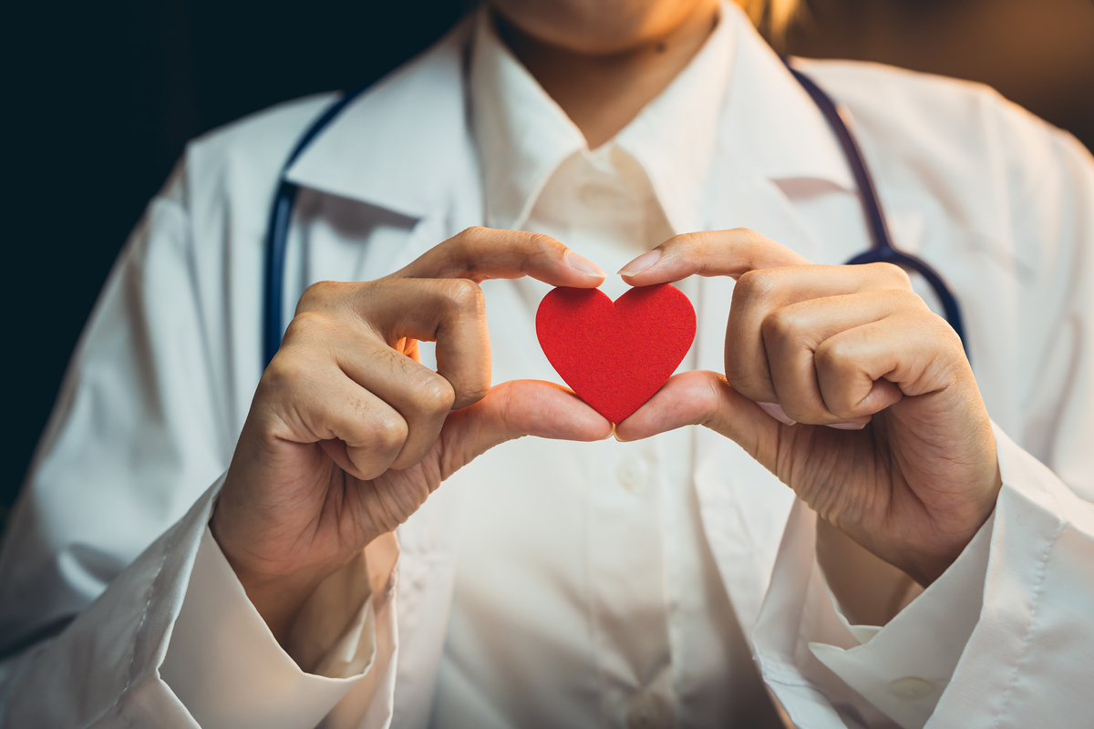 初中女生为什么适合选择医护行业？