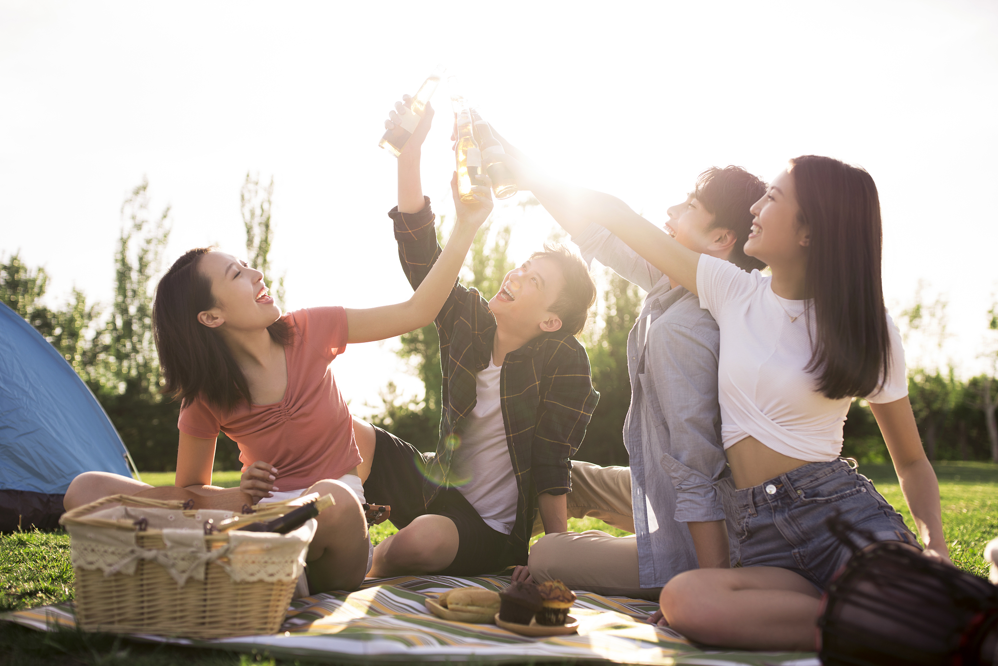 帮我写一个今天非常开心的微信朋友圈文案