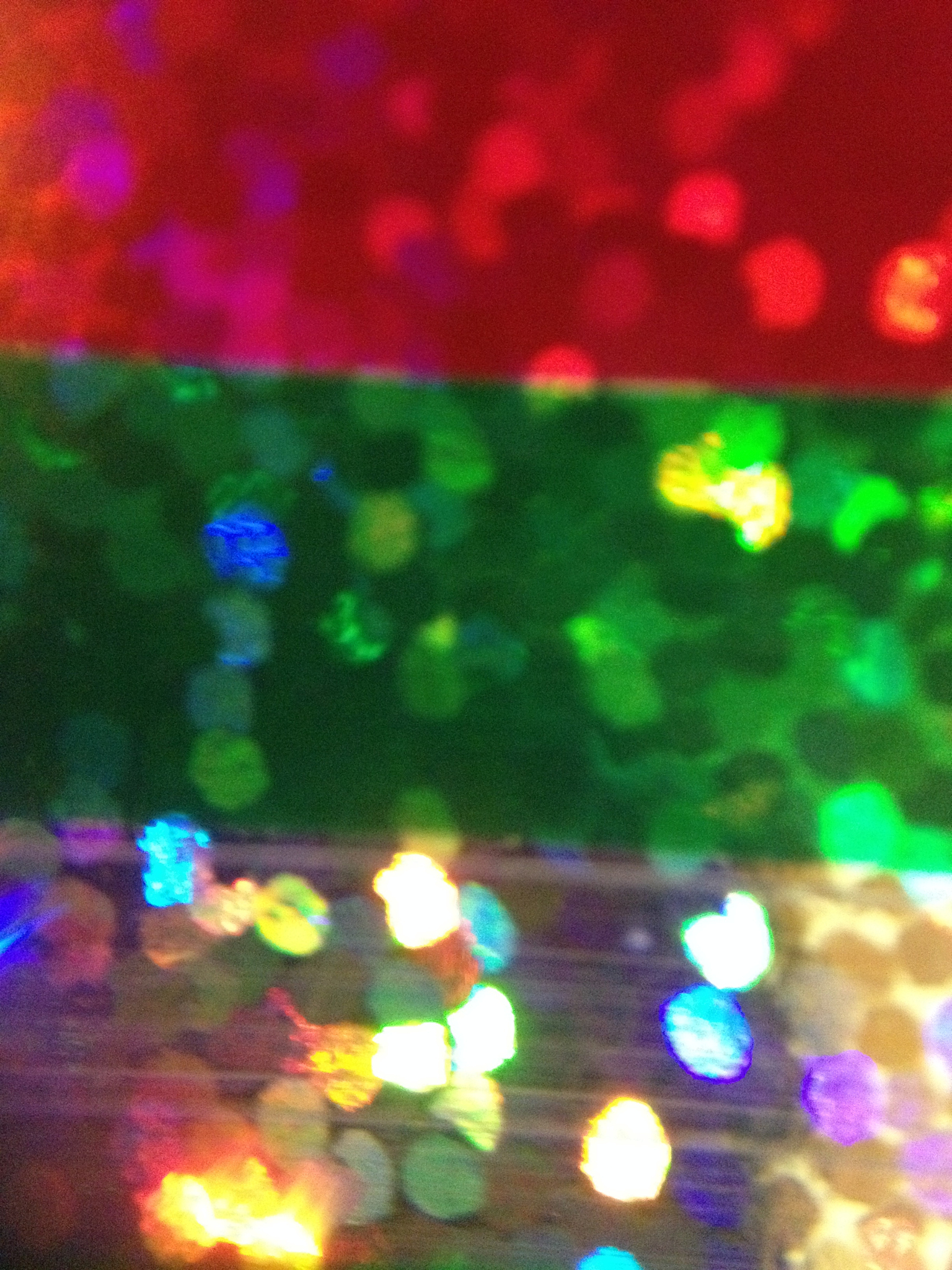 尼罗红染料的激发波长 - 530-550 纳米