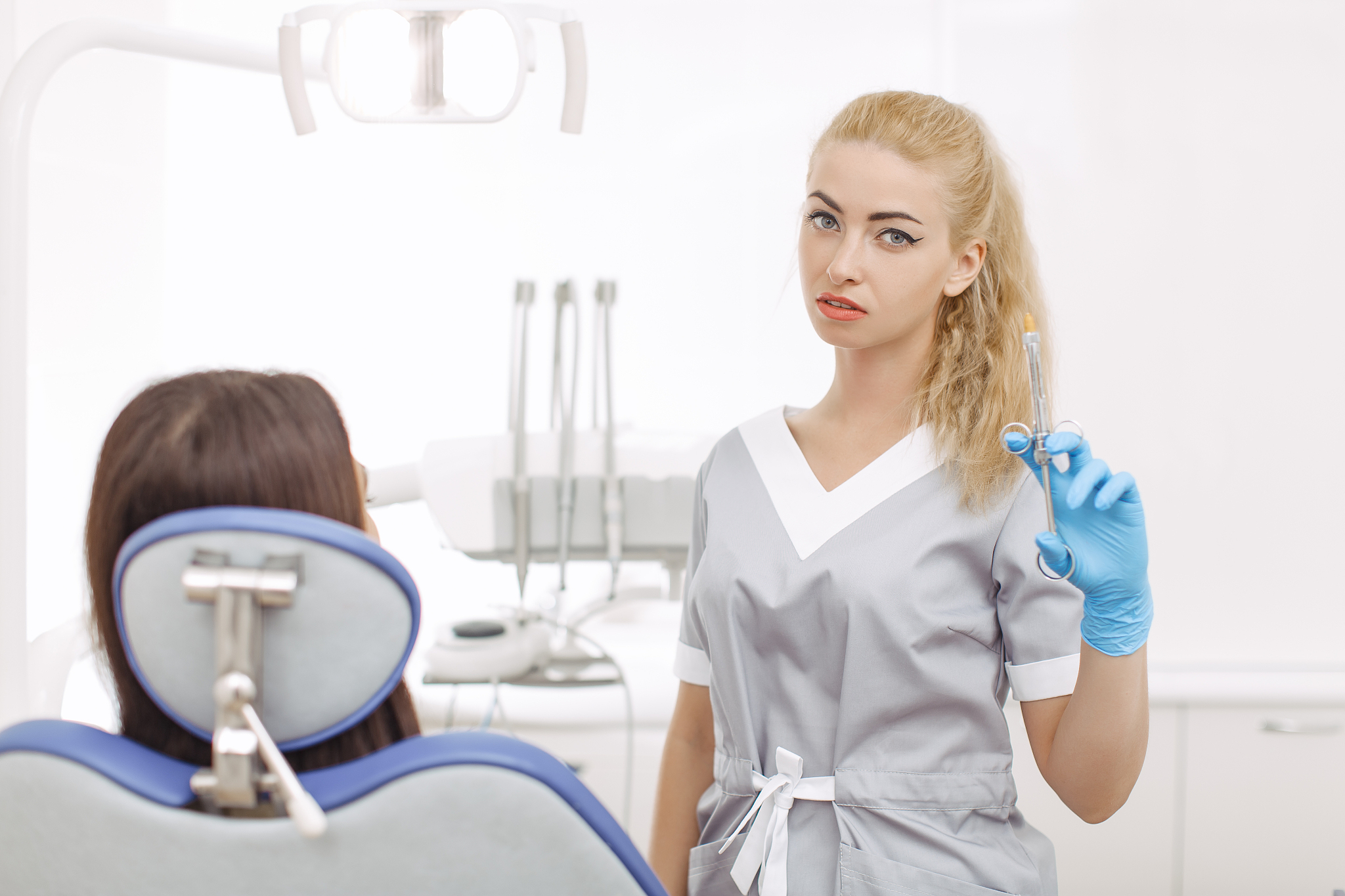 重庆卫生学校口腔医学专业发展前景：未来充满希望和机遇