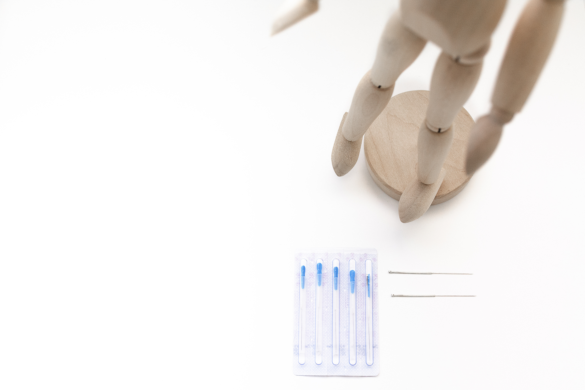 packages of acupuncture needles